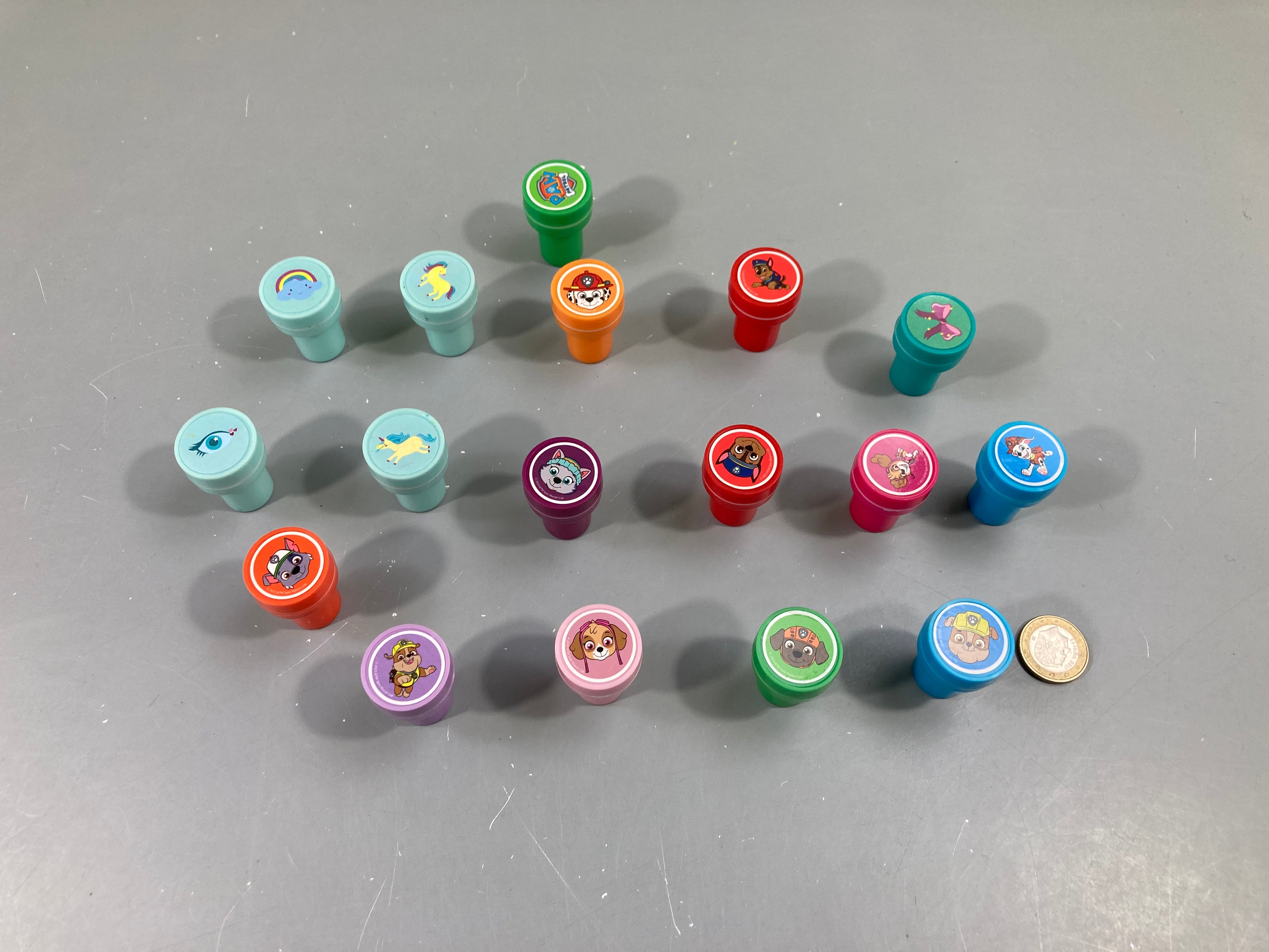 Lot de 17 tampons, 12 Pat Patrouille & 5 licorne