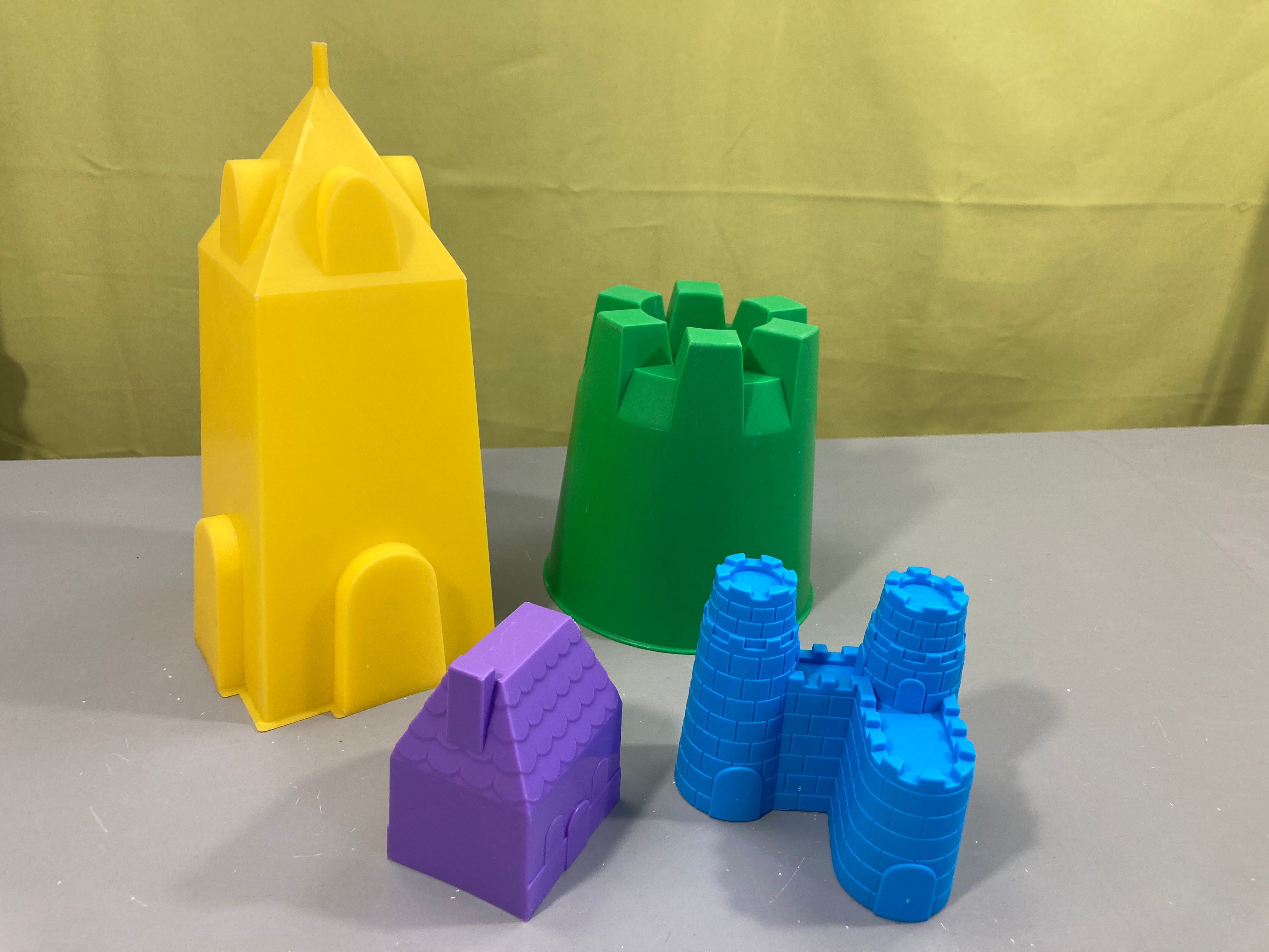 4 Structures moules à sable en plastique coloré