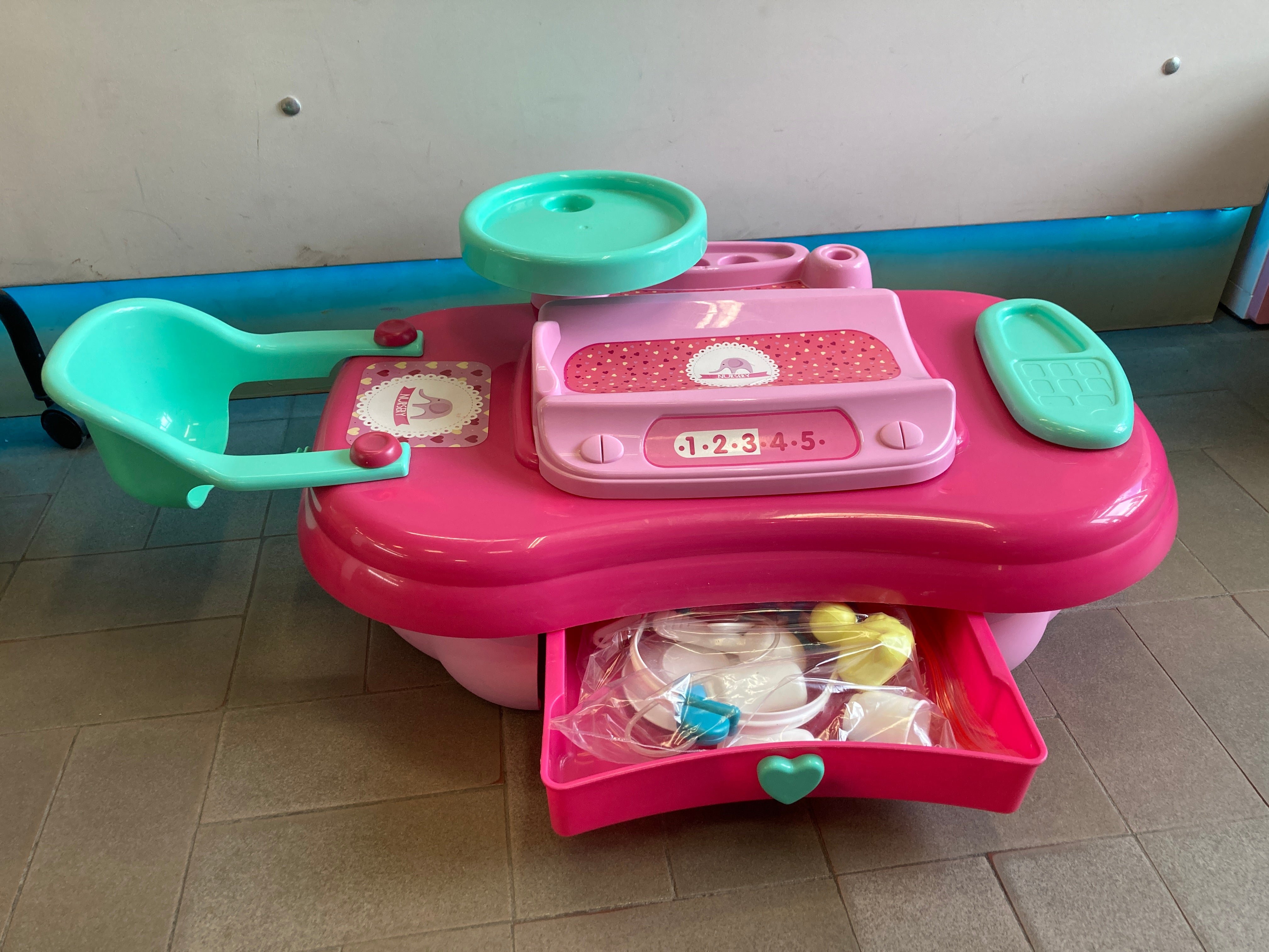 Table à langer et de soins pour bébé