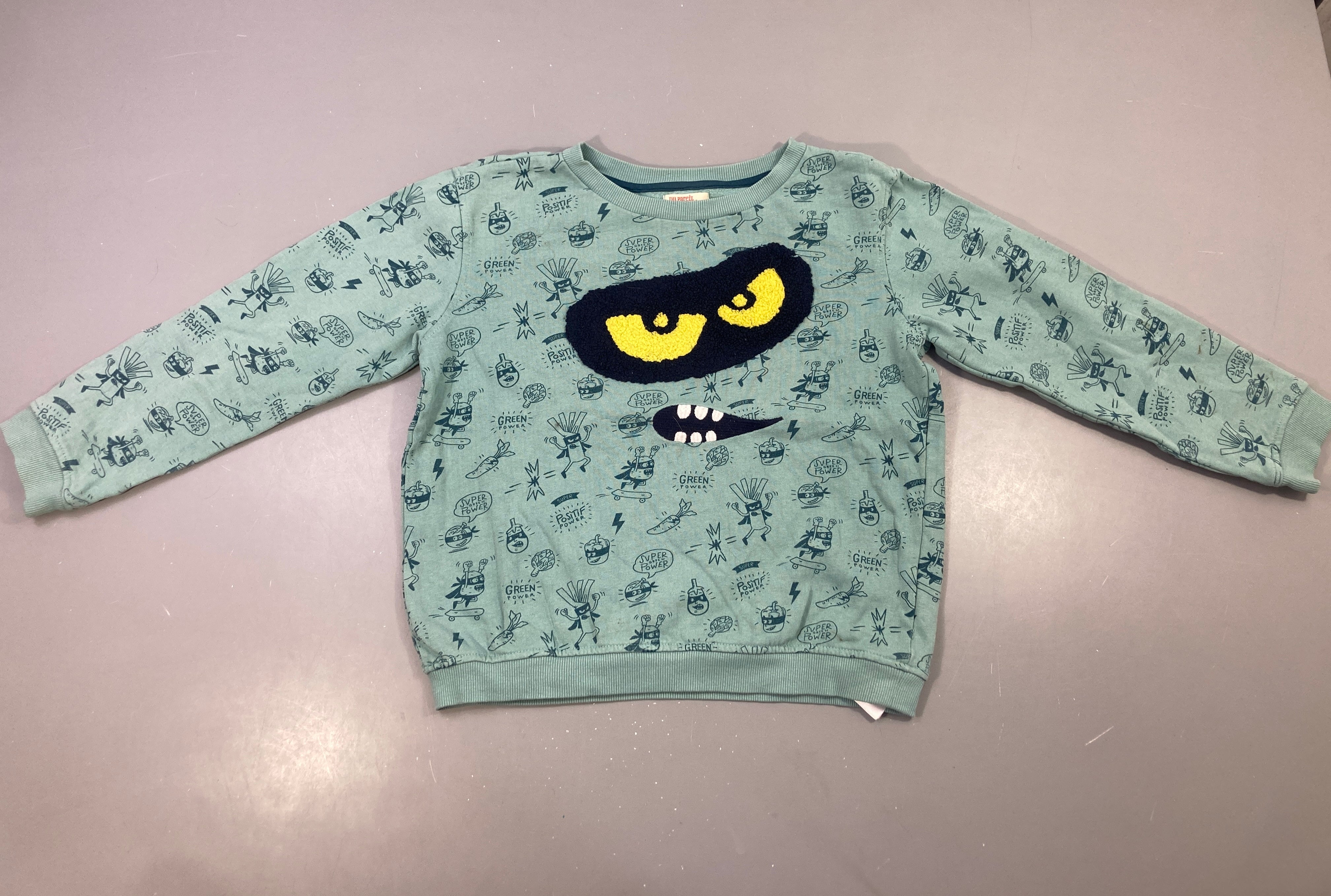 Sweat bleu personnages légumes yeux