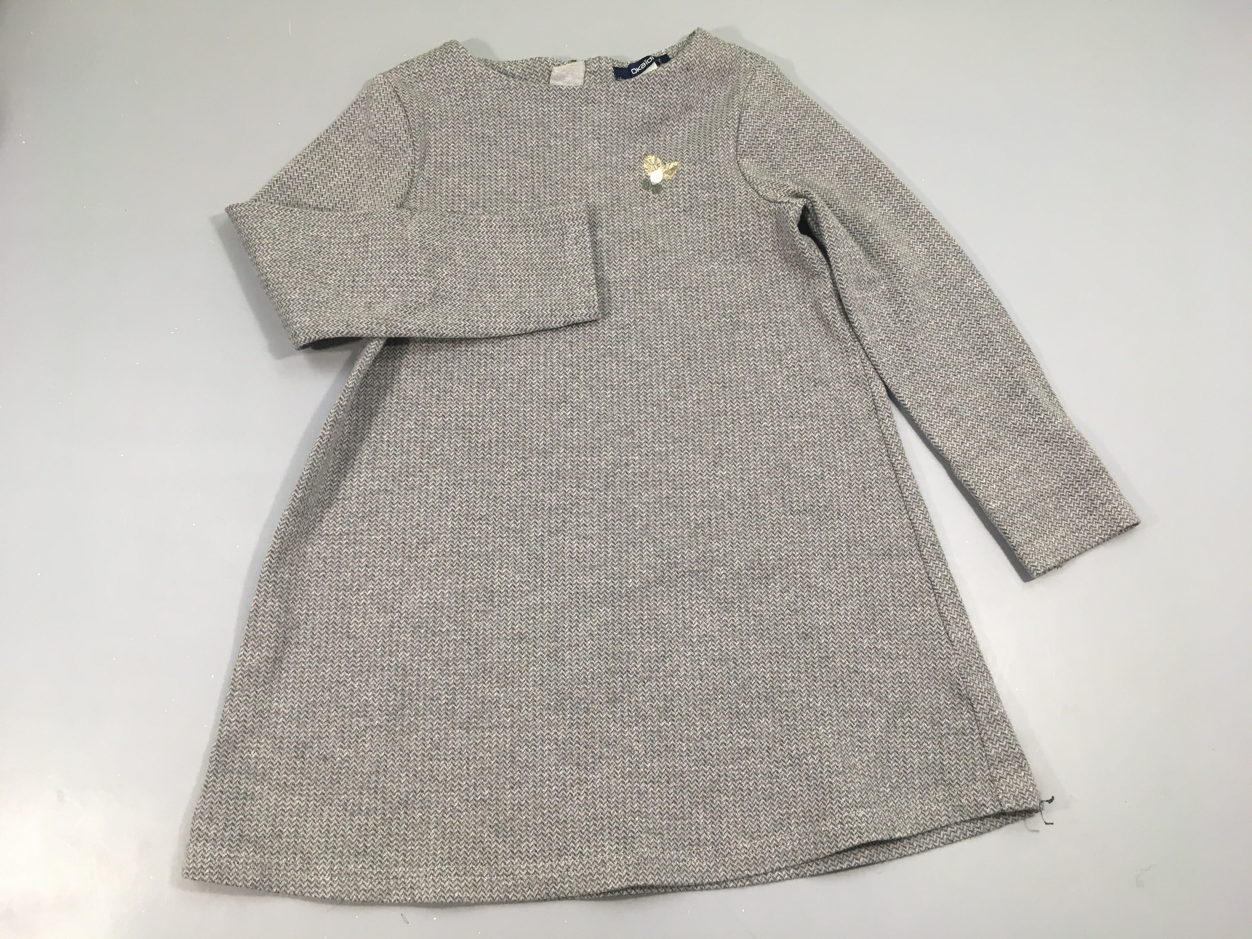 Robe m.l chevrons gris et fil doré