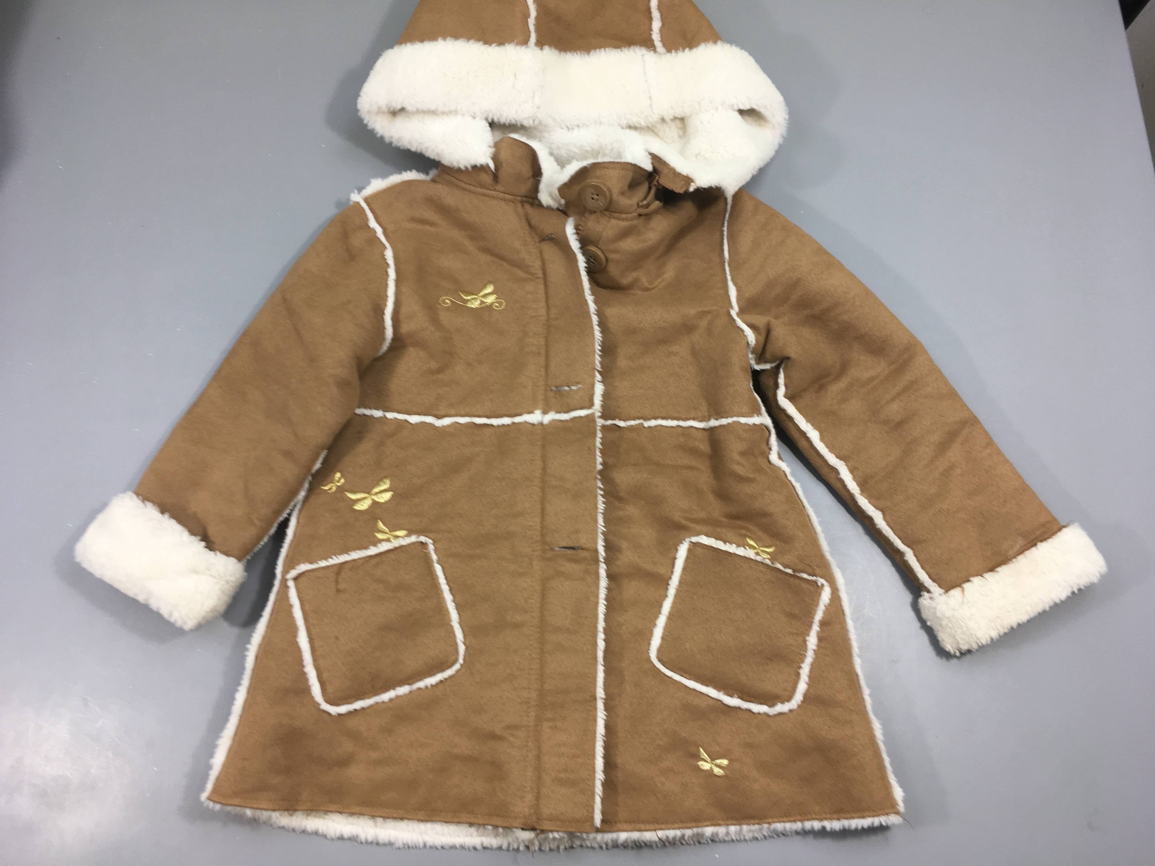 Manteau à capuche imitation mouton retourné, détails dorés