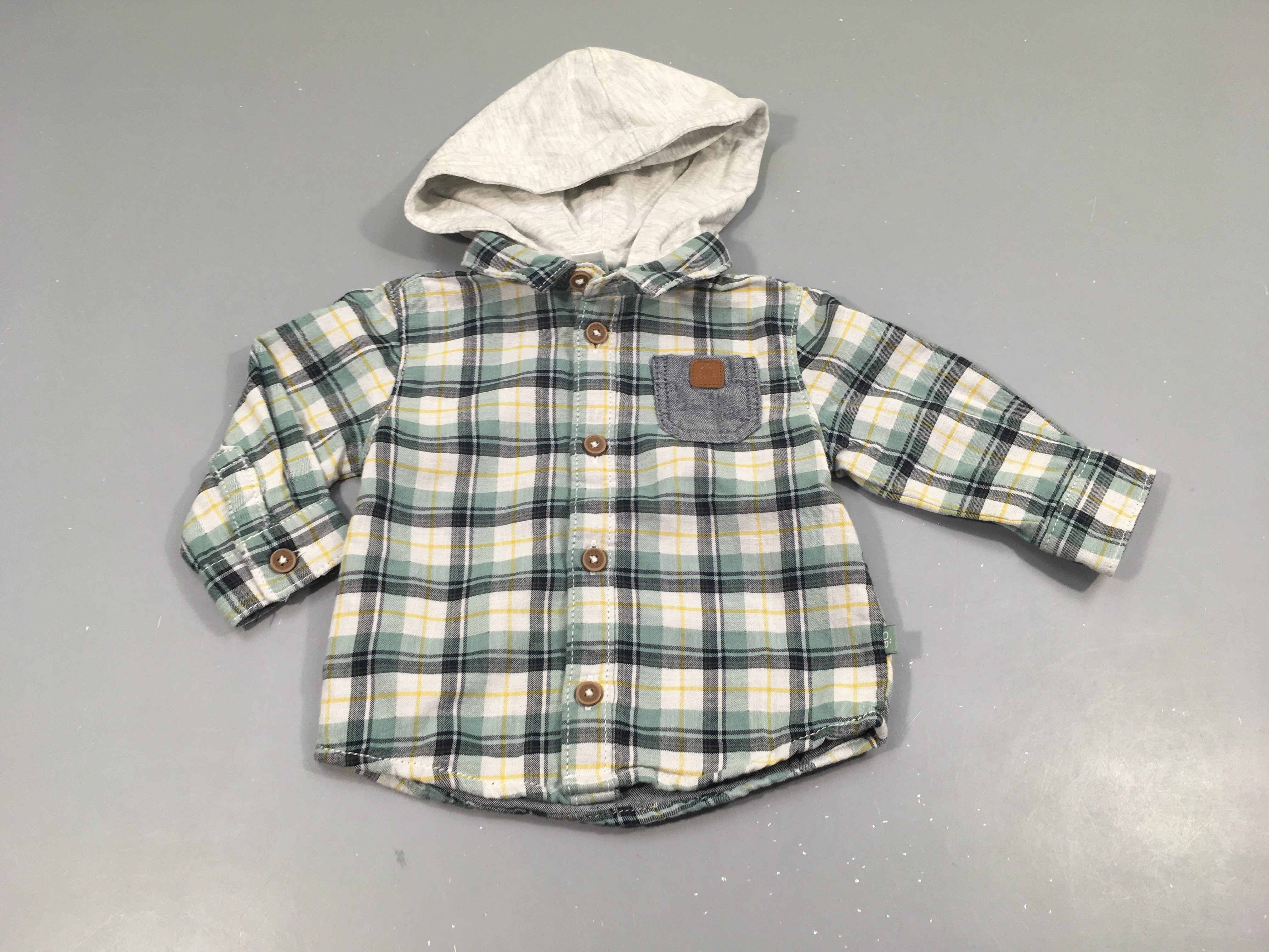 Chemise m.l à carreaux blanc, vert, jaune, bleu marine avec capuche ammovible gris clair chiné