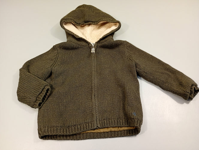 Gilet zippé à capuche taupe doublé jersey , intérieur capuche moutonnée. Très légèrement bouloché, moins cher chez Petit Kiwi
