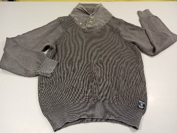 Pull côtelé gris, col montant