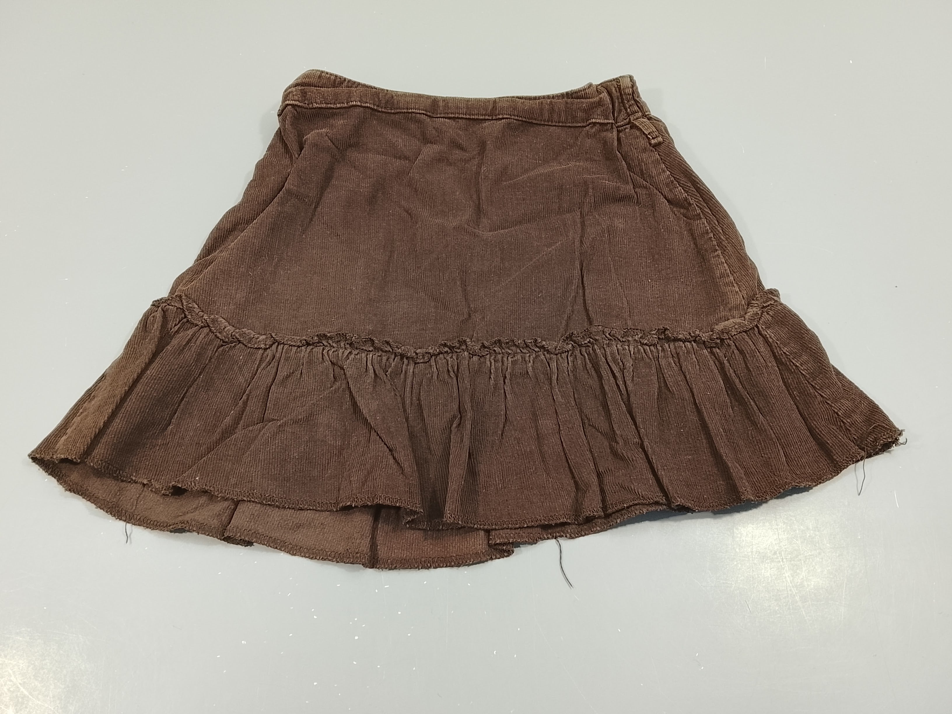 Jupe en velours côtelé brun . G-wear