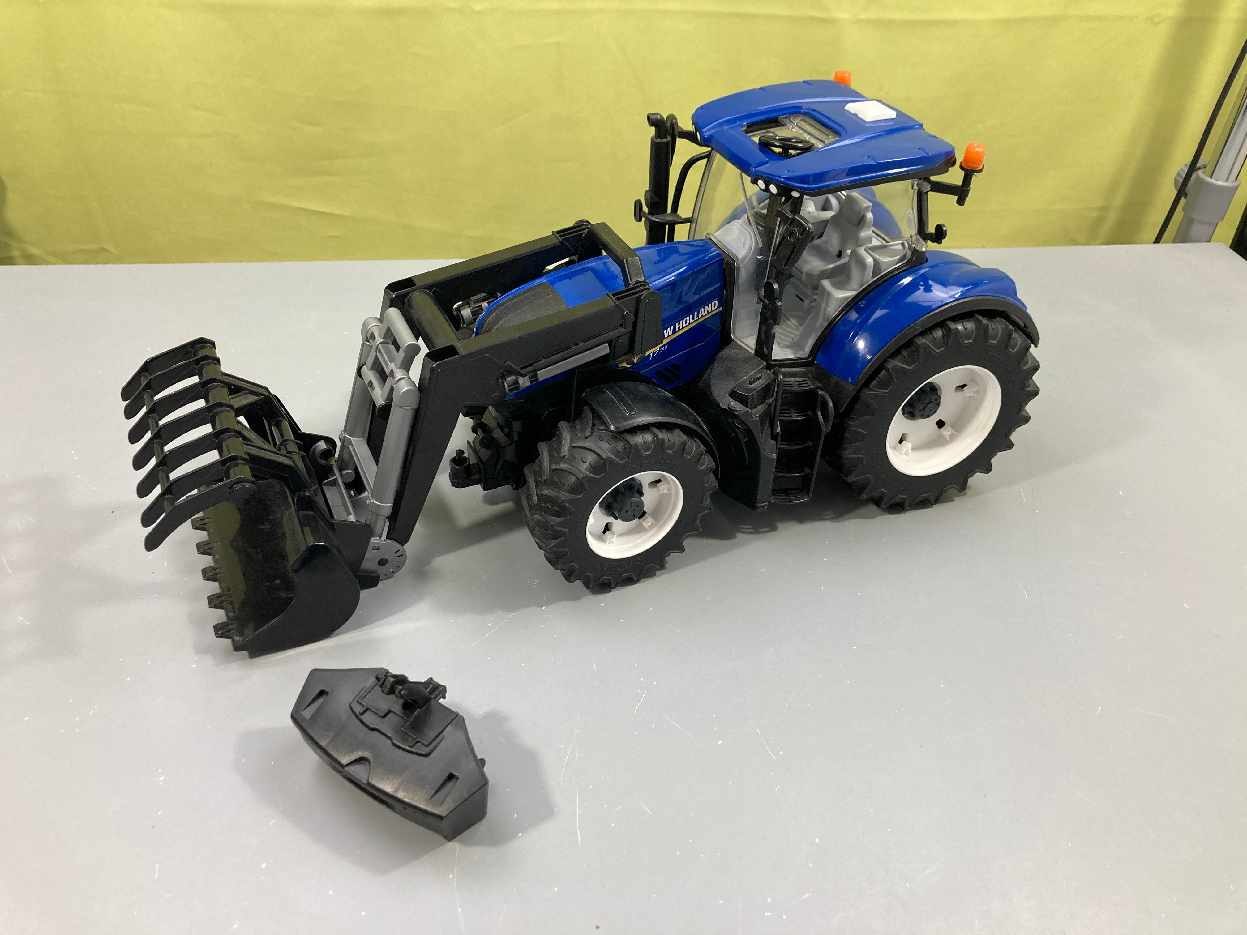 Tracteur Bruder bleu