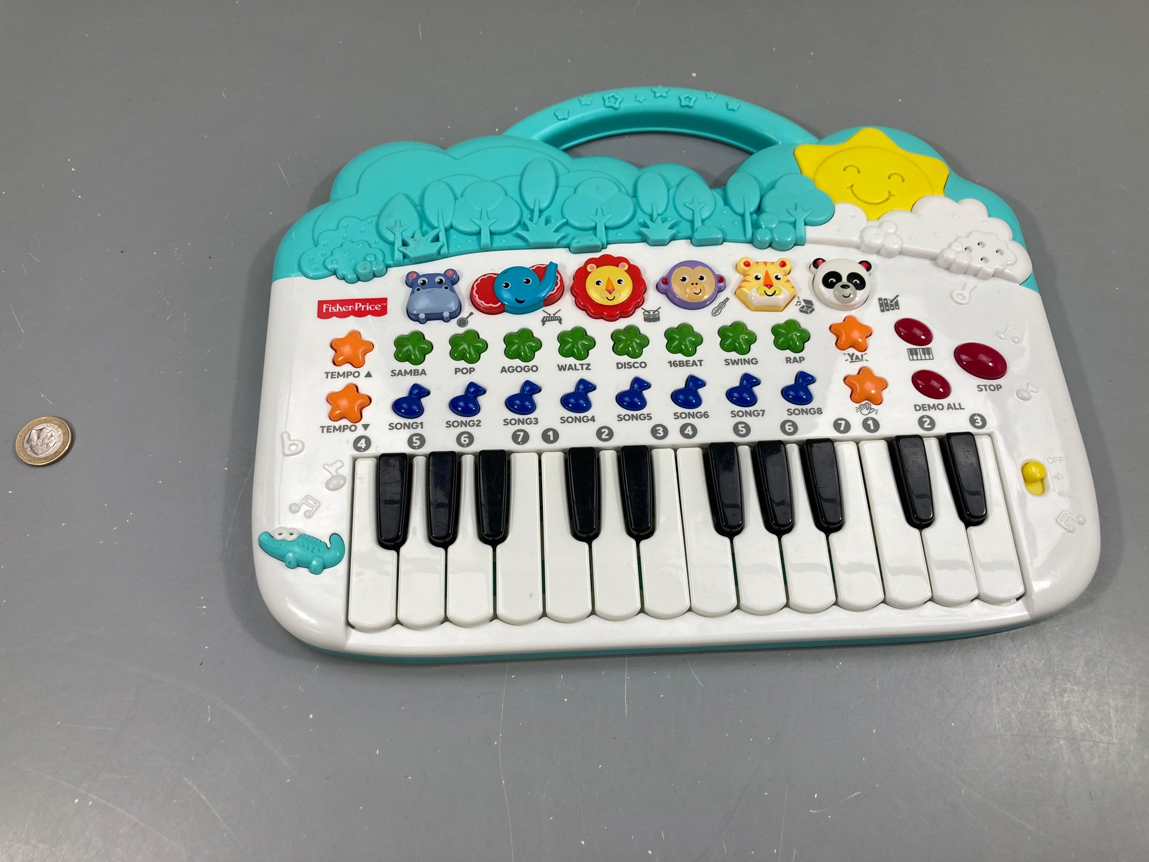 Piano animal, 24 touches, 6 sons d'animaux,chansons et r.ythmes intégrés avec une fonction d'enregistrement  12-18m