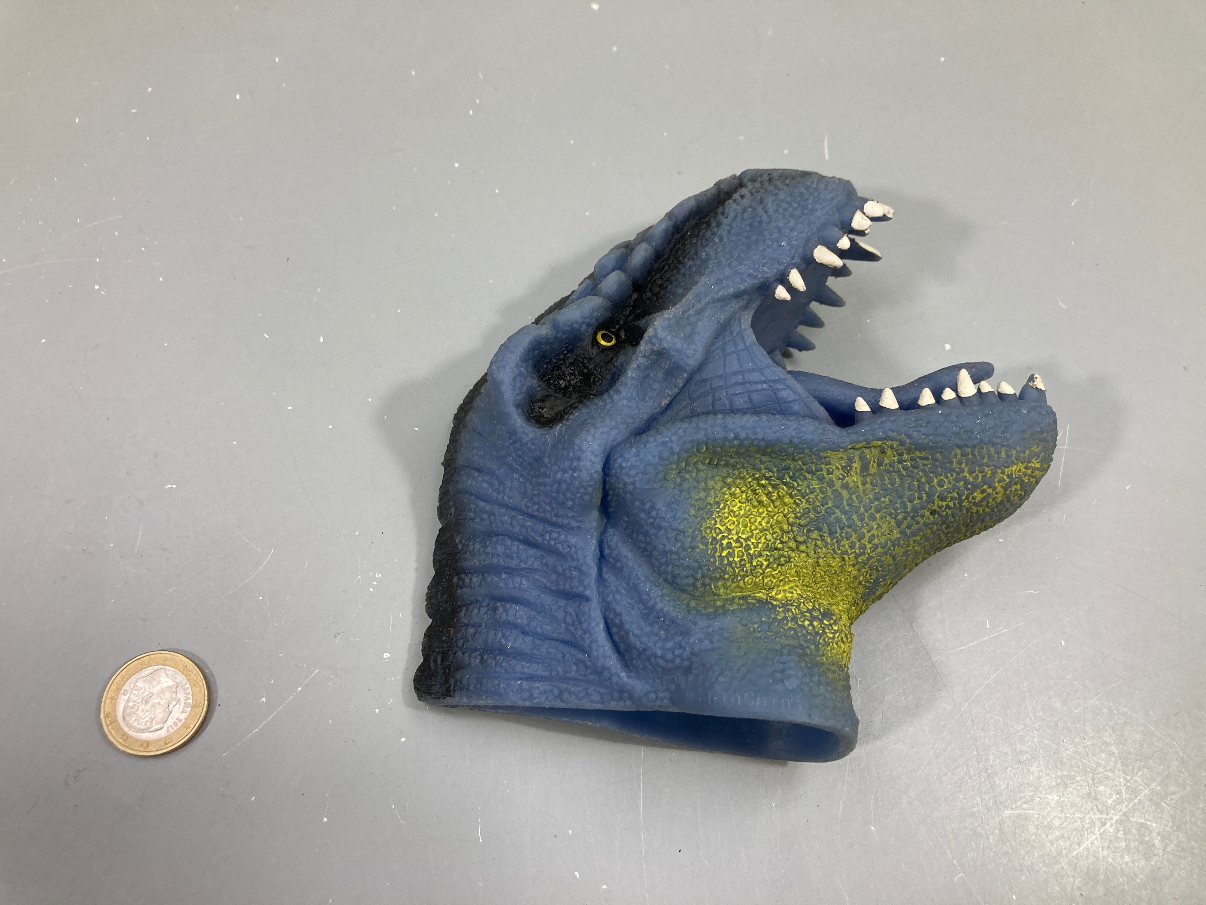 Marionnette à main, tête de Tyrannosaure Rex. Dino world