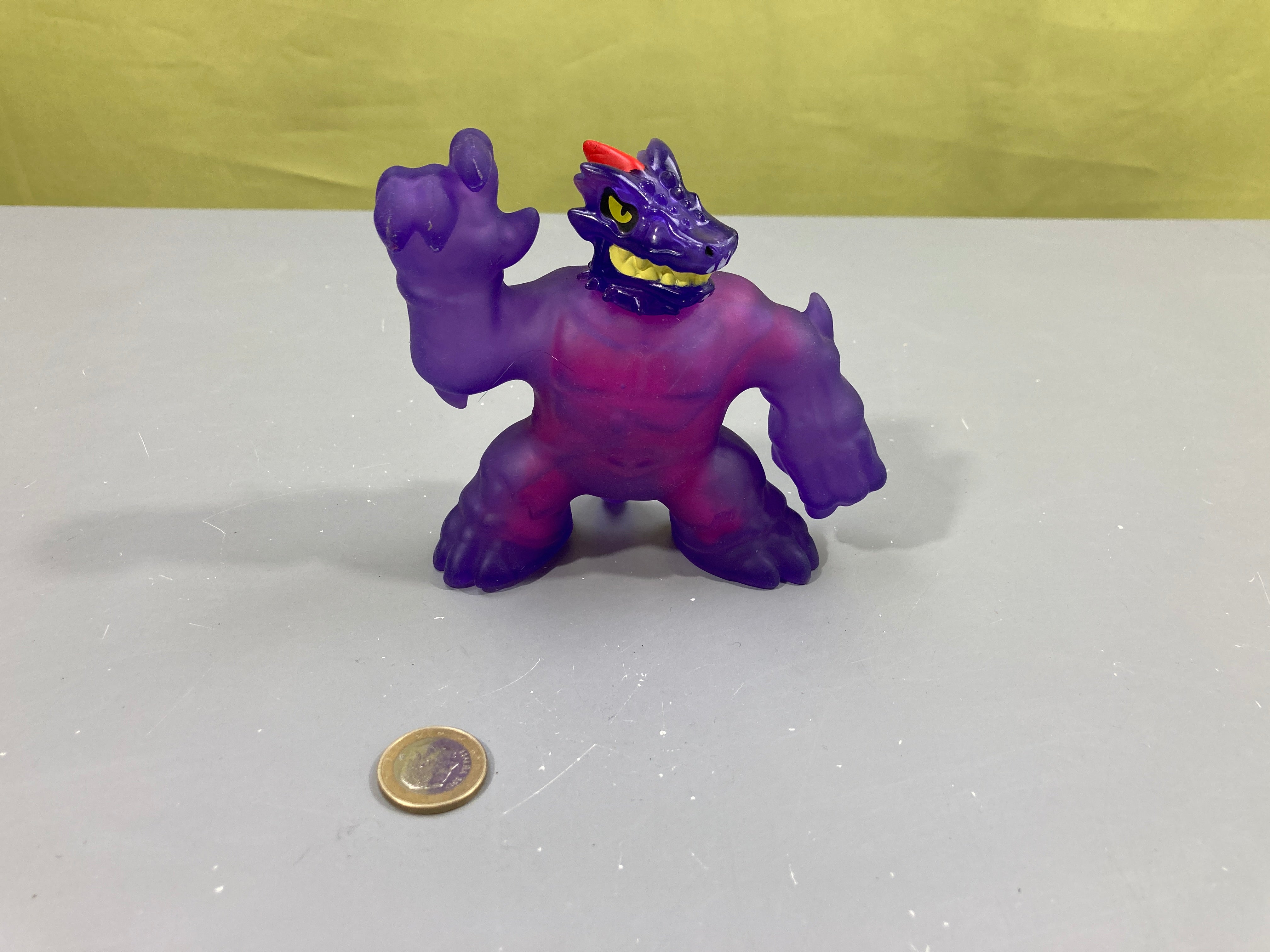 Figurine Heroes of Goo Jit Zu Dino X-Ray, modèle Shredz the Spinosaurus.