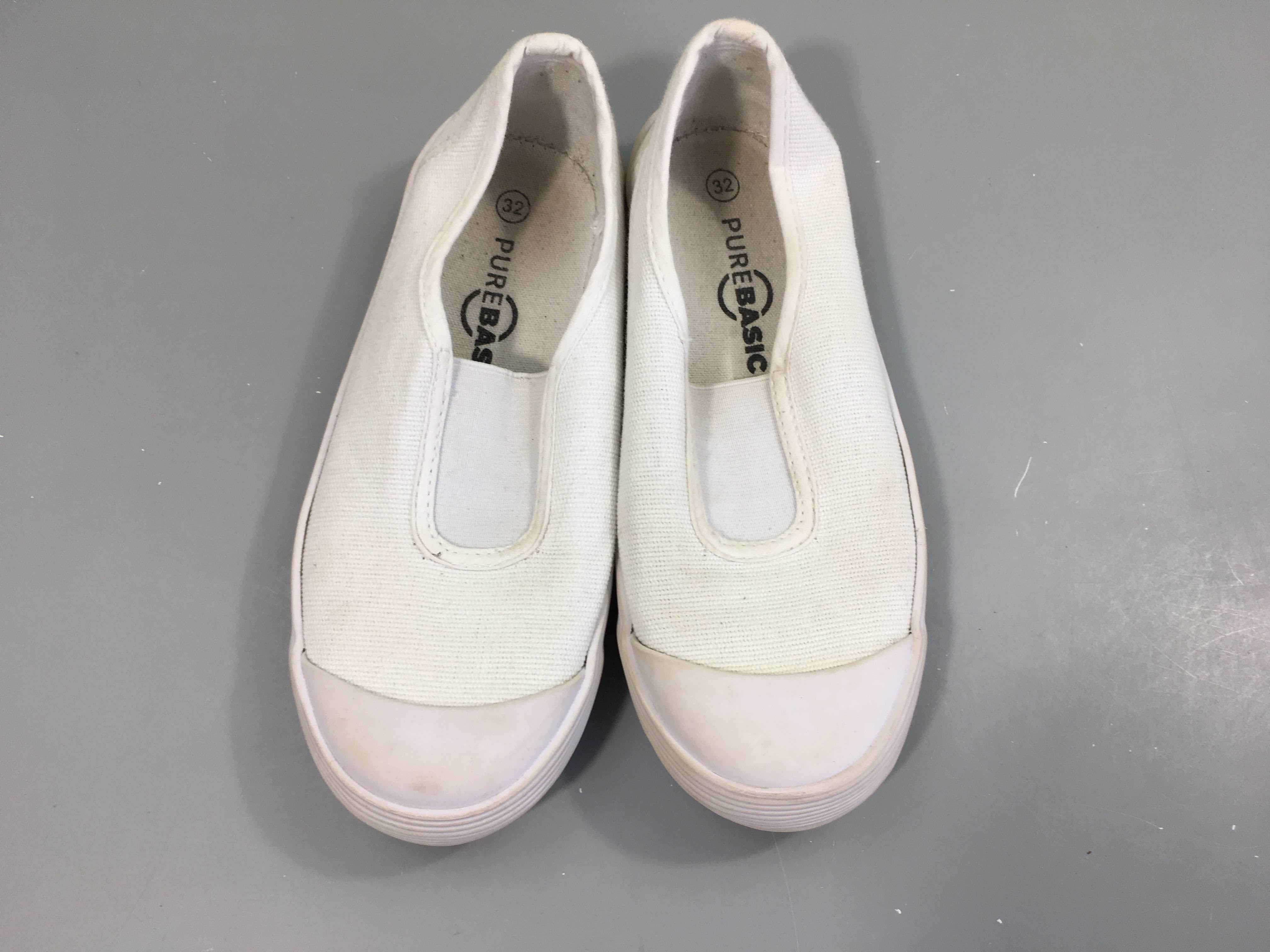 Pantoufles de gymnastiques blanches, 32