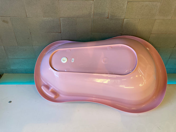Baignoire rose fond anti dérapant et bouchon pour facilité l'évacuation de l'eau, moins cher chez Petit Kiwi