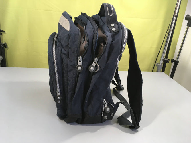 Sac à dos bleu foncé Quelques traces d'usures sur bande réfléchissante, moins cher chez Petit Kiwi