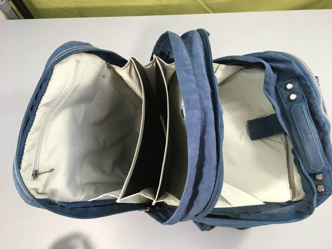 Sac à dos bleu Quelques traces d'usures sur bande réfléchissante et fond, moins cher chez Petit Kiwi