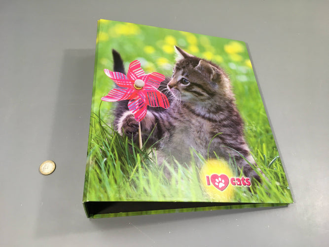 Classeur A4 vert chat-Hteur anneaux 7cm (épaisseur classeur 8cm) 2Traces intérieur voir photo, moins cher chez Petit Kiwi