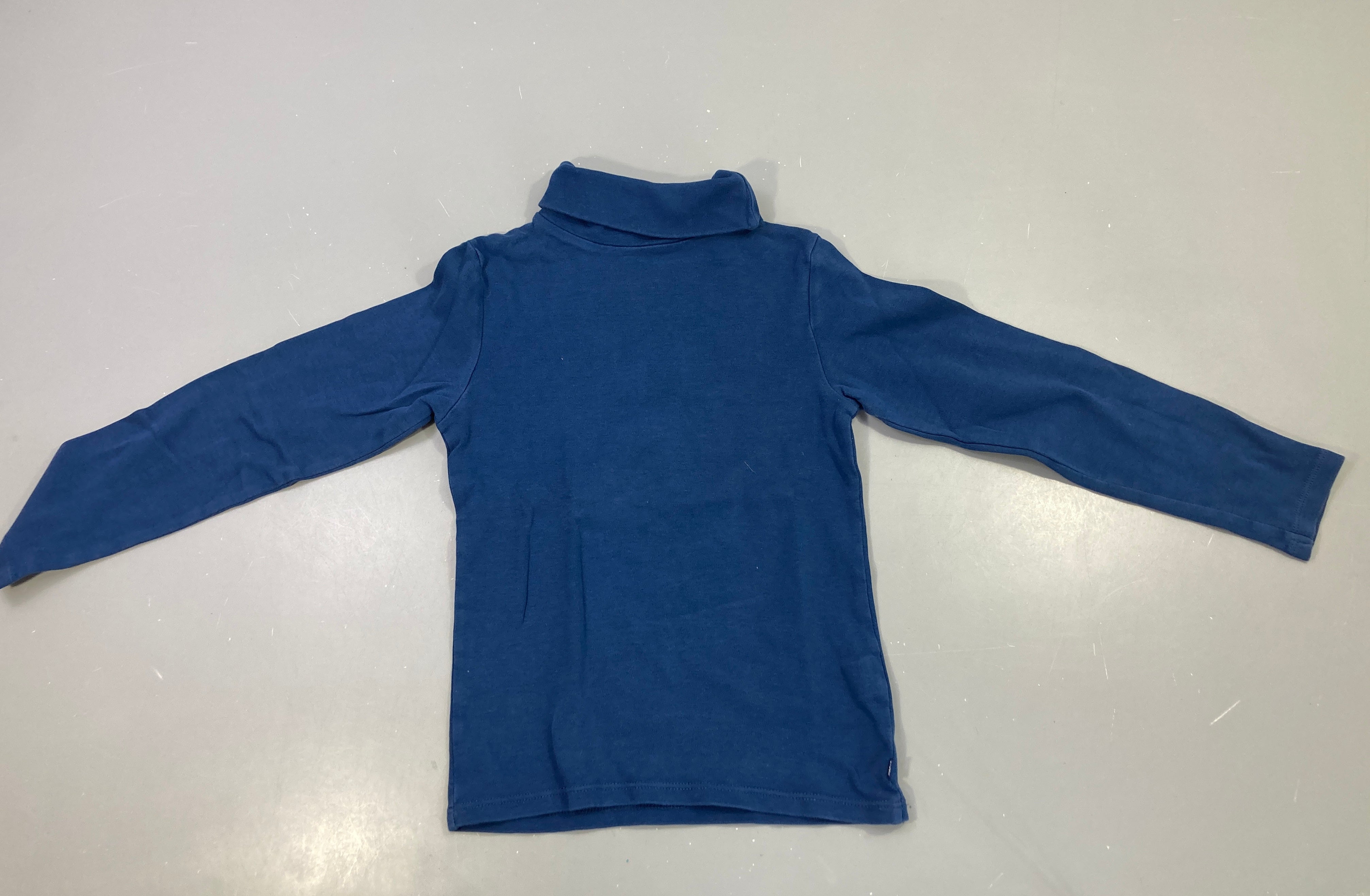 T-shirt m.l col roulé bleu un peu délavé