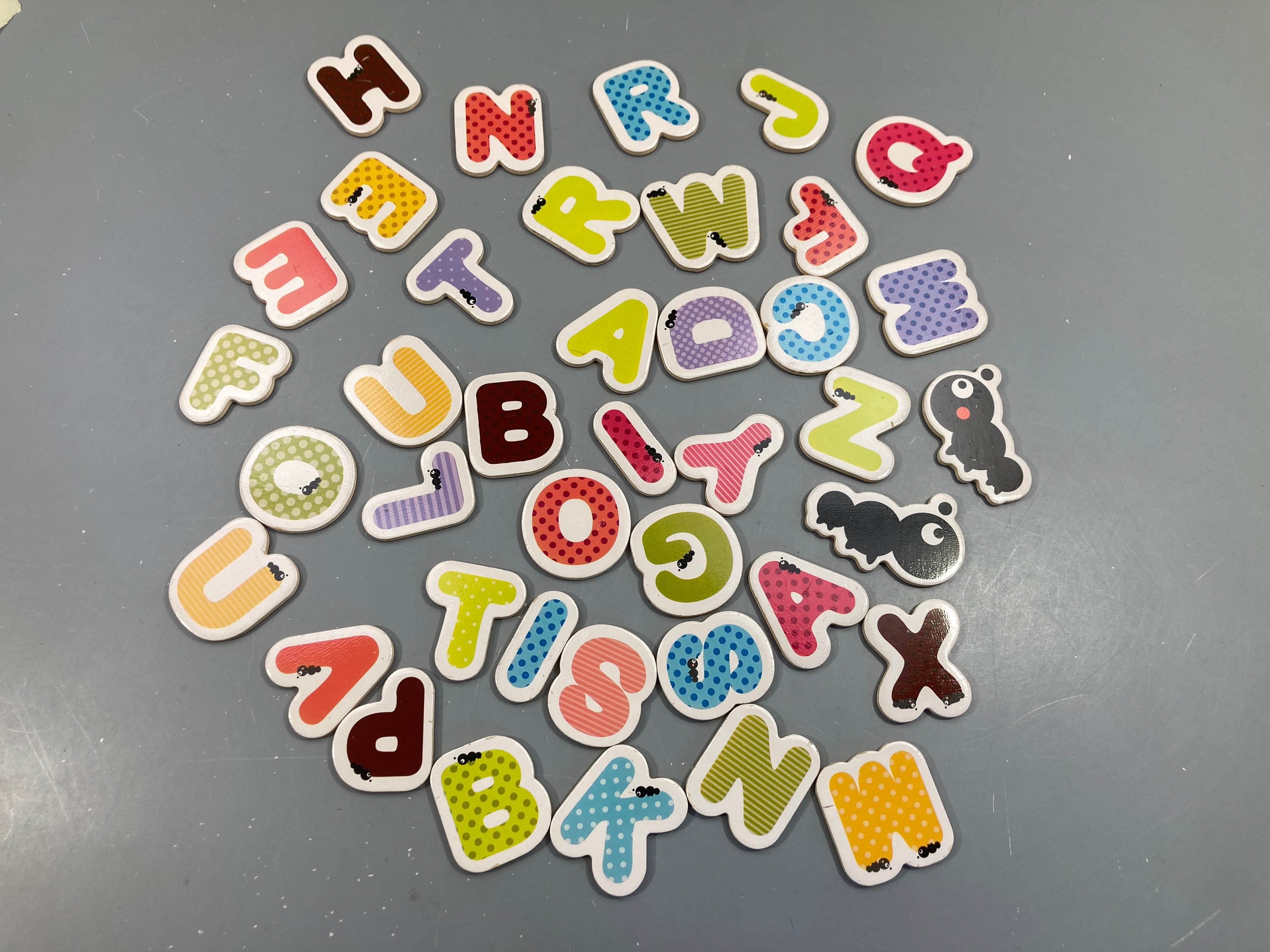 Aimants lettres en bois