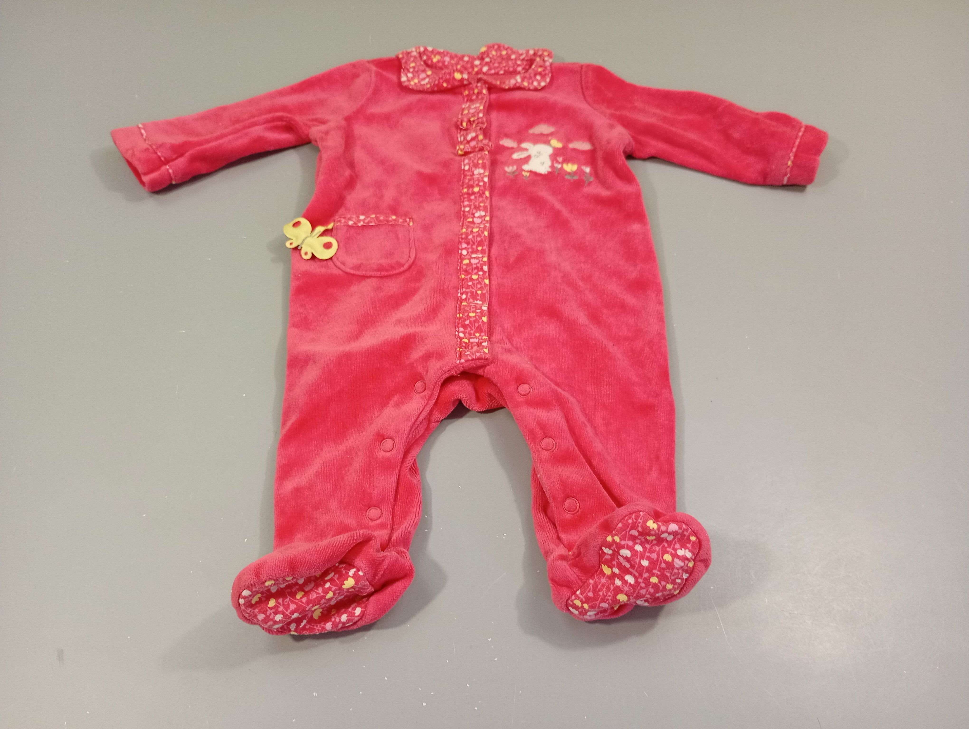 Pyjama velours rose framboise, lapin blanc