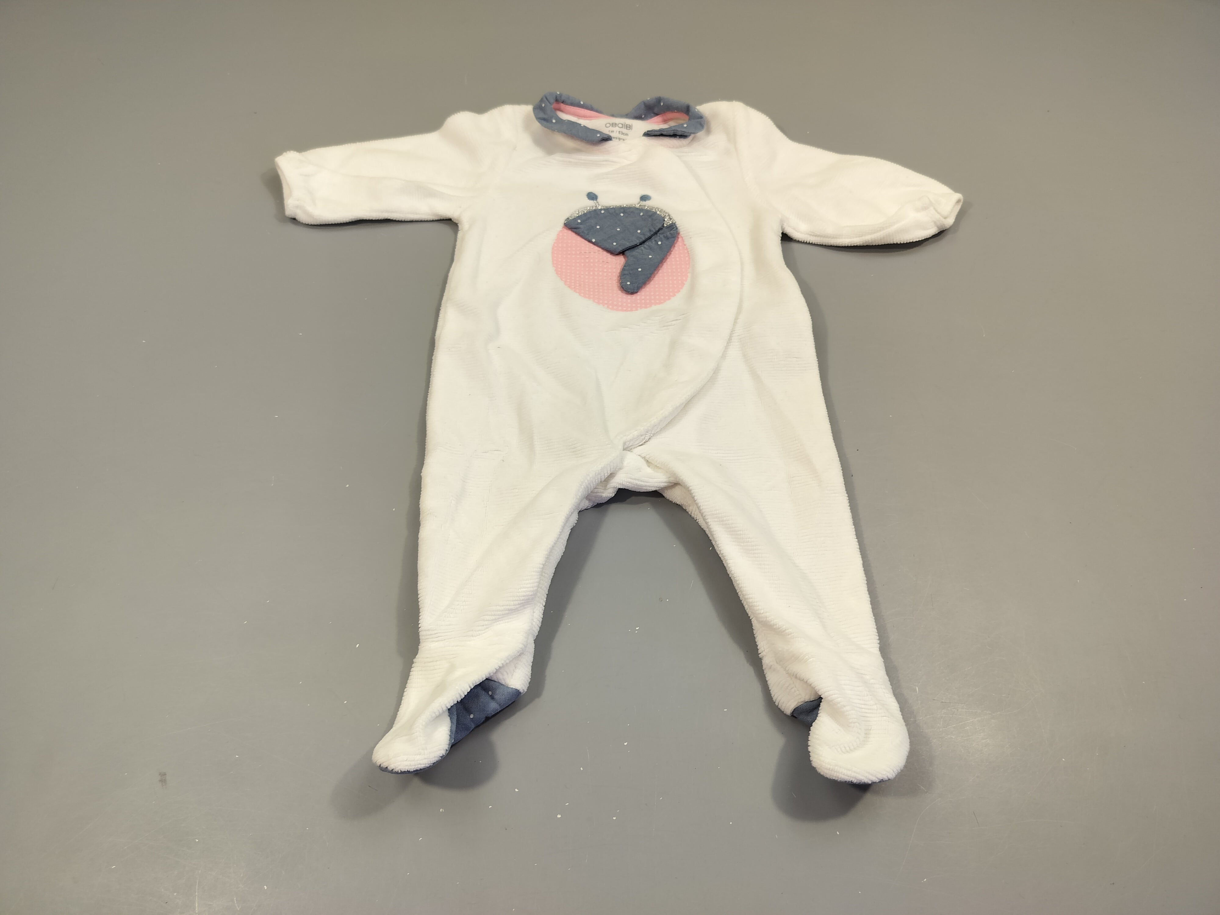 Pyjama velours blanc texturé , coccinelle 65% coton 35% polyester  Col 100% coton