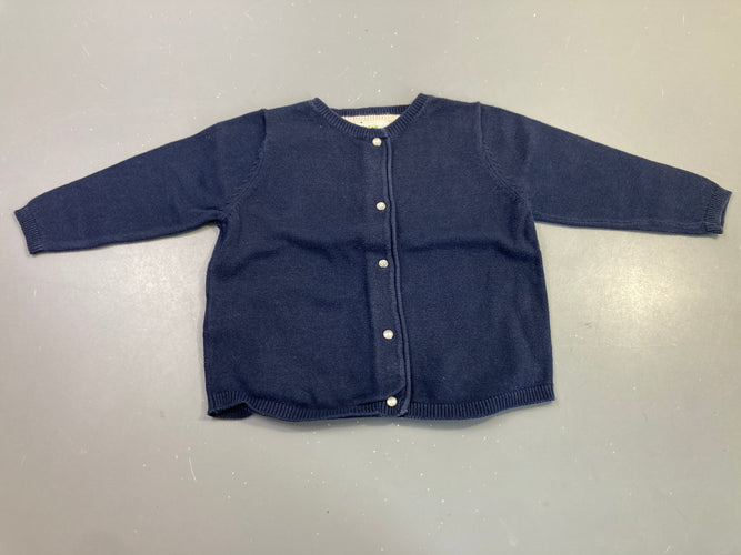 Gilet bleu marine boutons perle, légèrement bouloché, moins cher chez Petit Kiwi