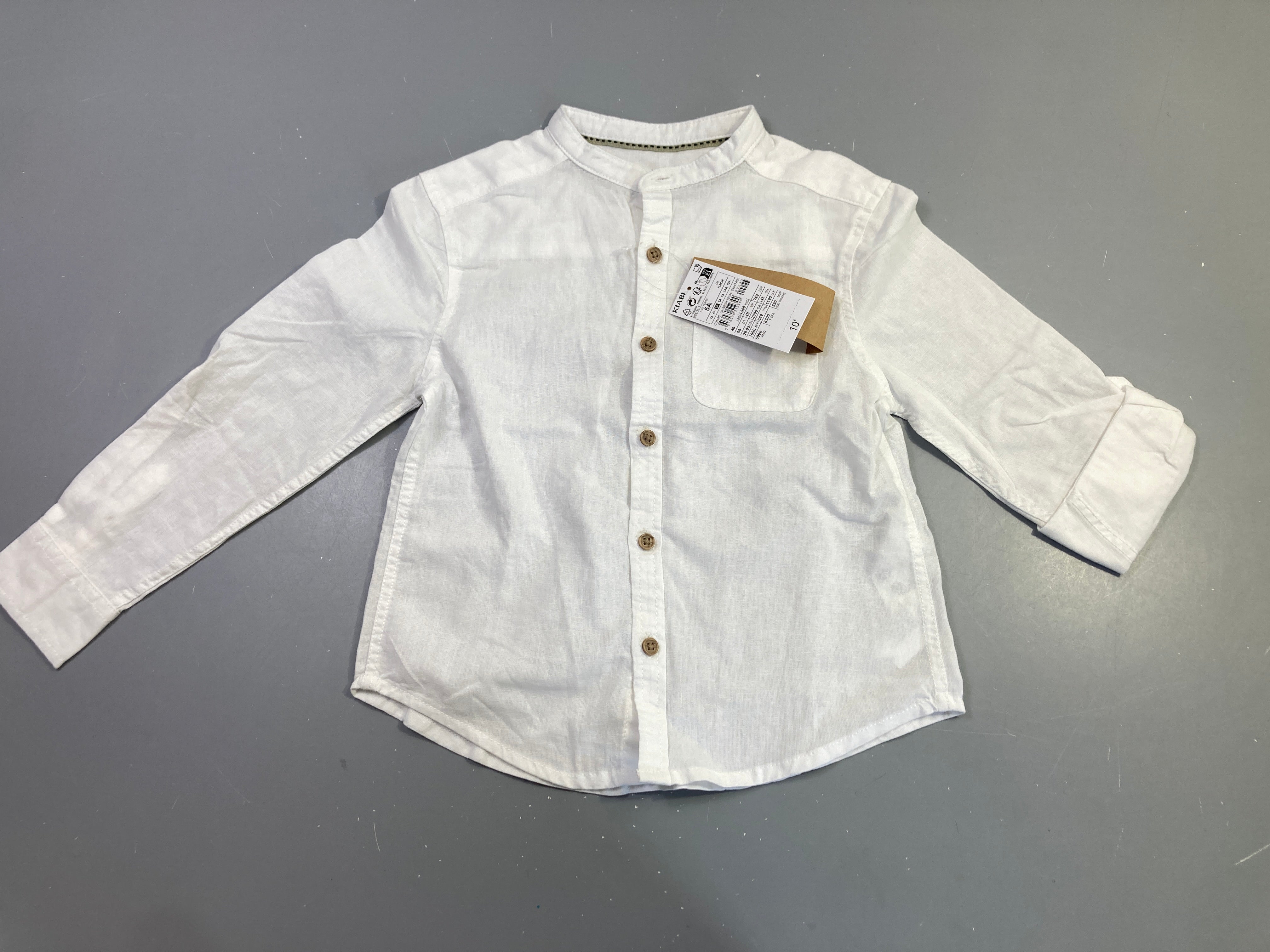NEUF Chemise m.l blanche col mao poche (prix neuf 10€)