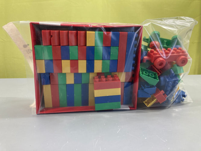 Lot de blocs de construction en plastique, moins cher chez Petit Kiwi