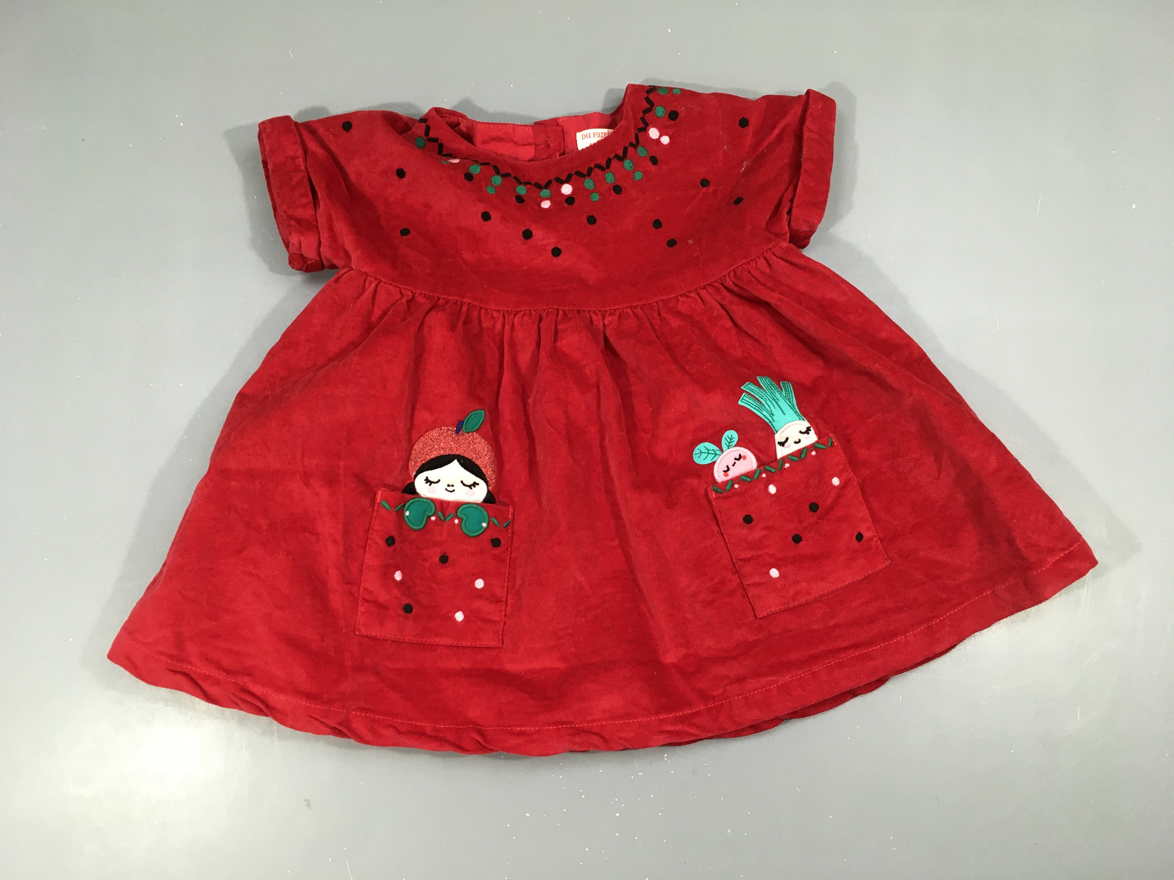 Robe m.c velours rouge pois verts-noirs haut personnages poches