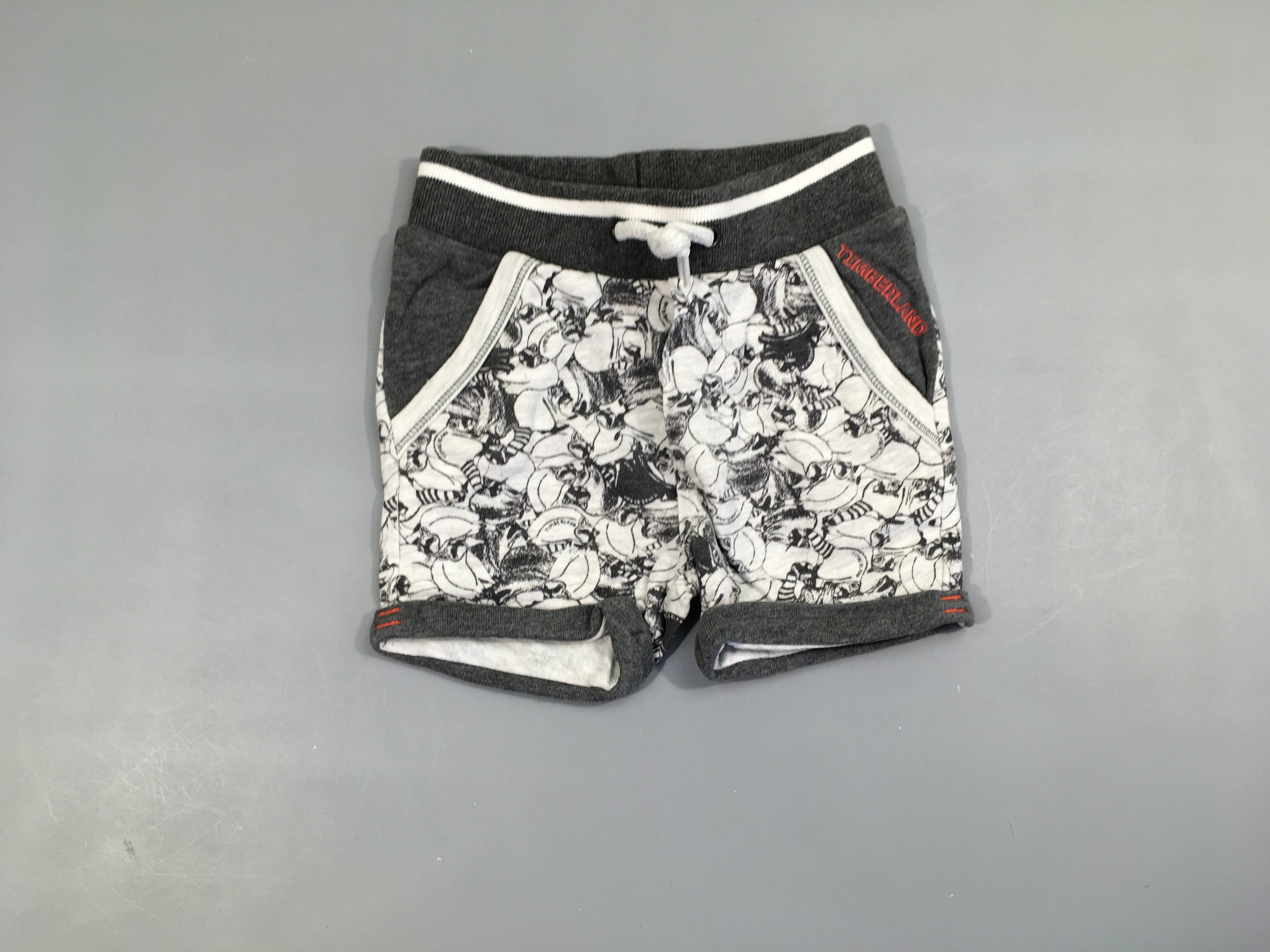 Short molleton gris-blanc motifs blaireaux Timberland