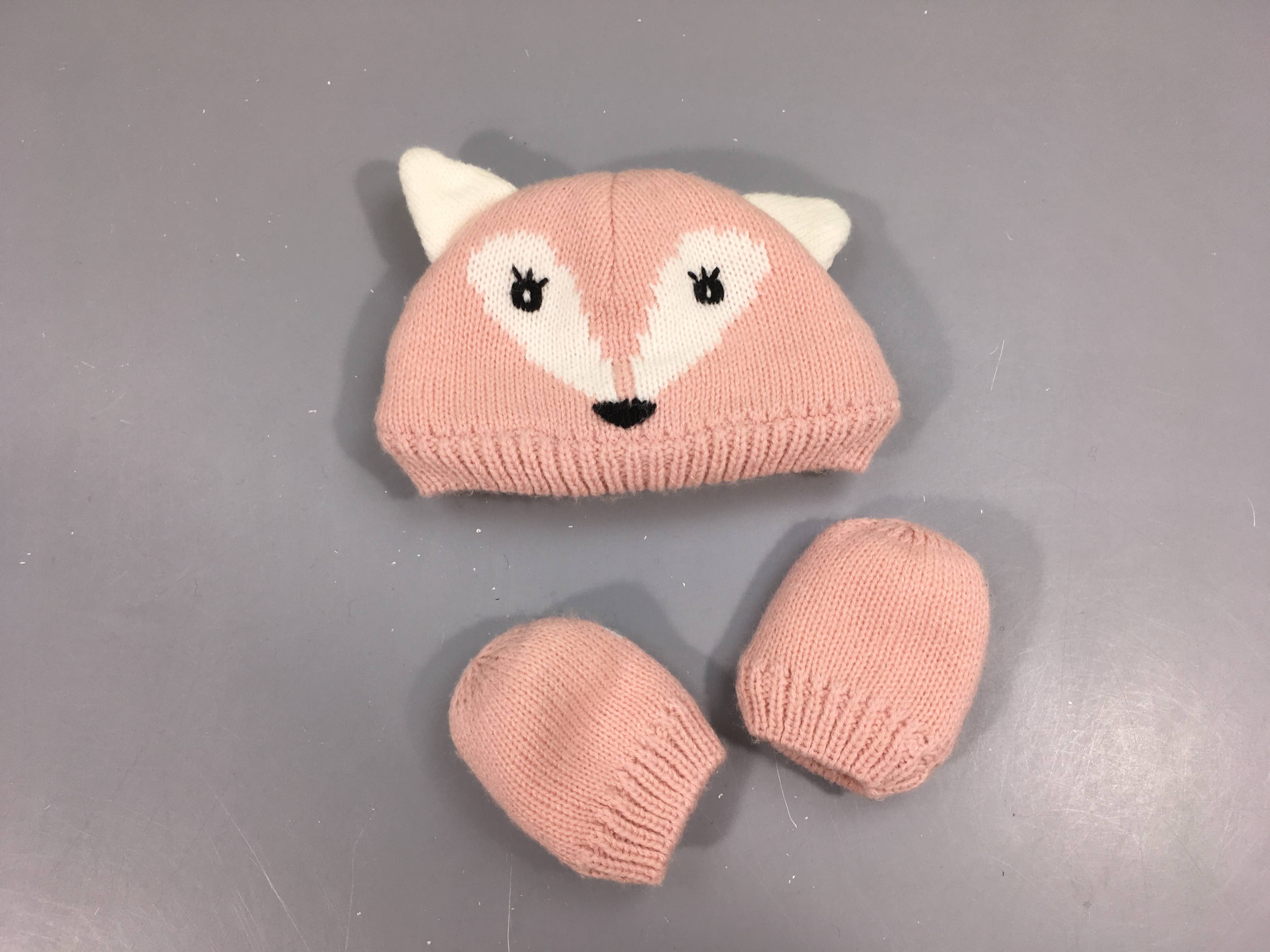 Bonnet rose + moufles animal