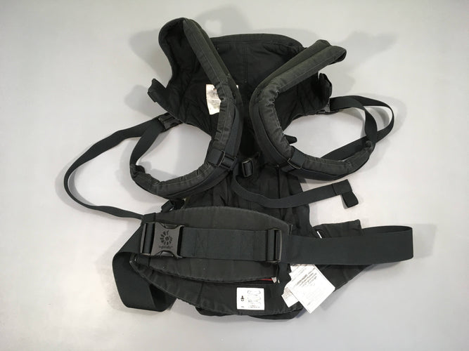 Porte-bébé Omni 360 tout-en-un - Pure Black - Ergobaby, légèrement décoloré, Ajustable, du nouveau-né à l’enfant (3,2 kg à 20 kg), moins cher chez Petit Kiwi