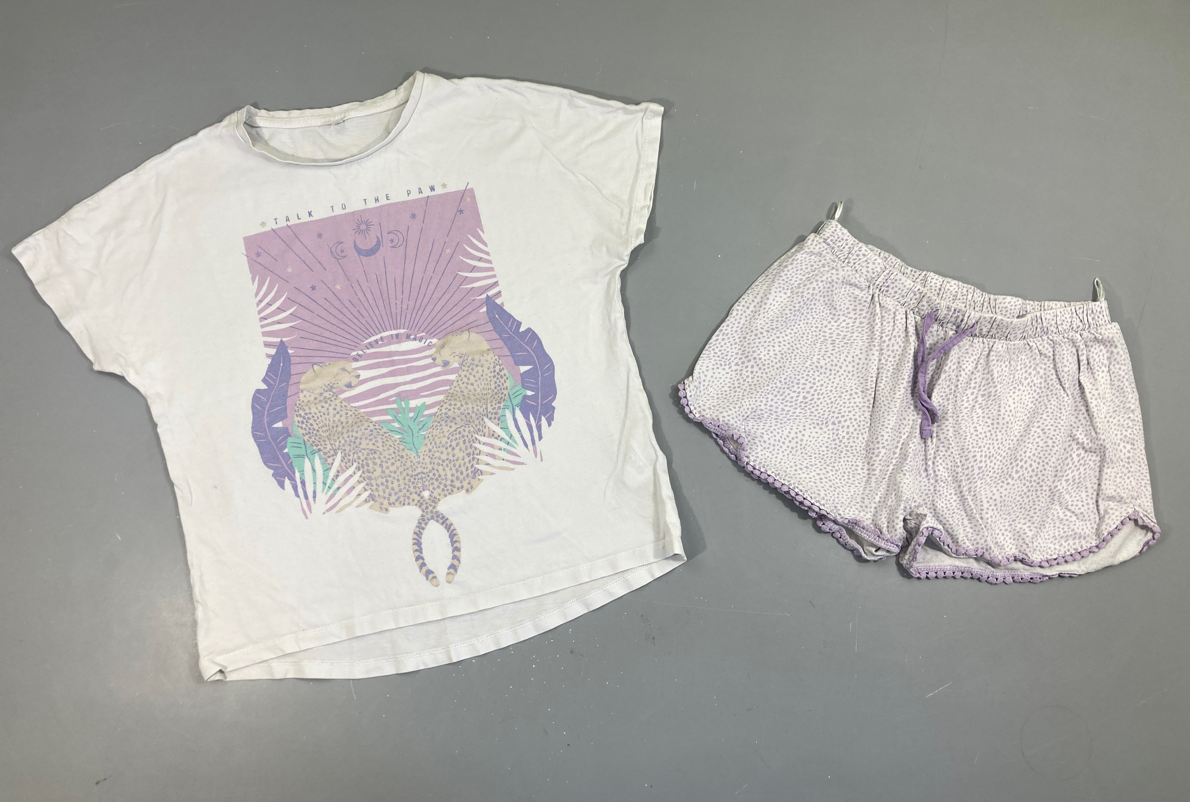 Pyjashort 2pcs jersey blanc/parme léopards, délavé