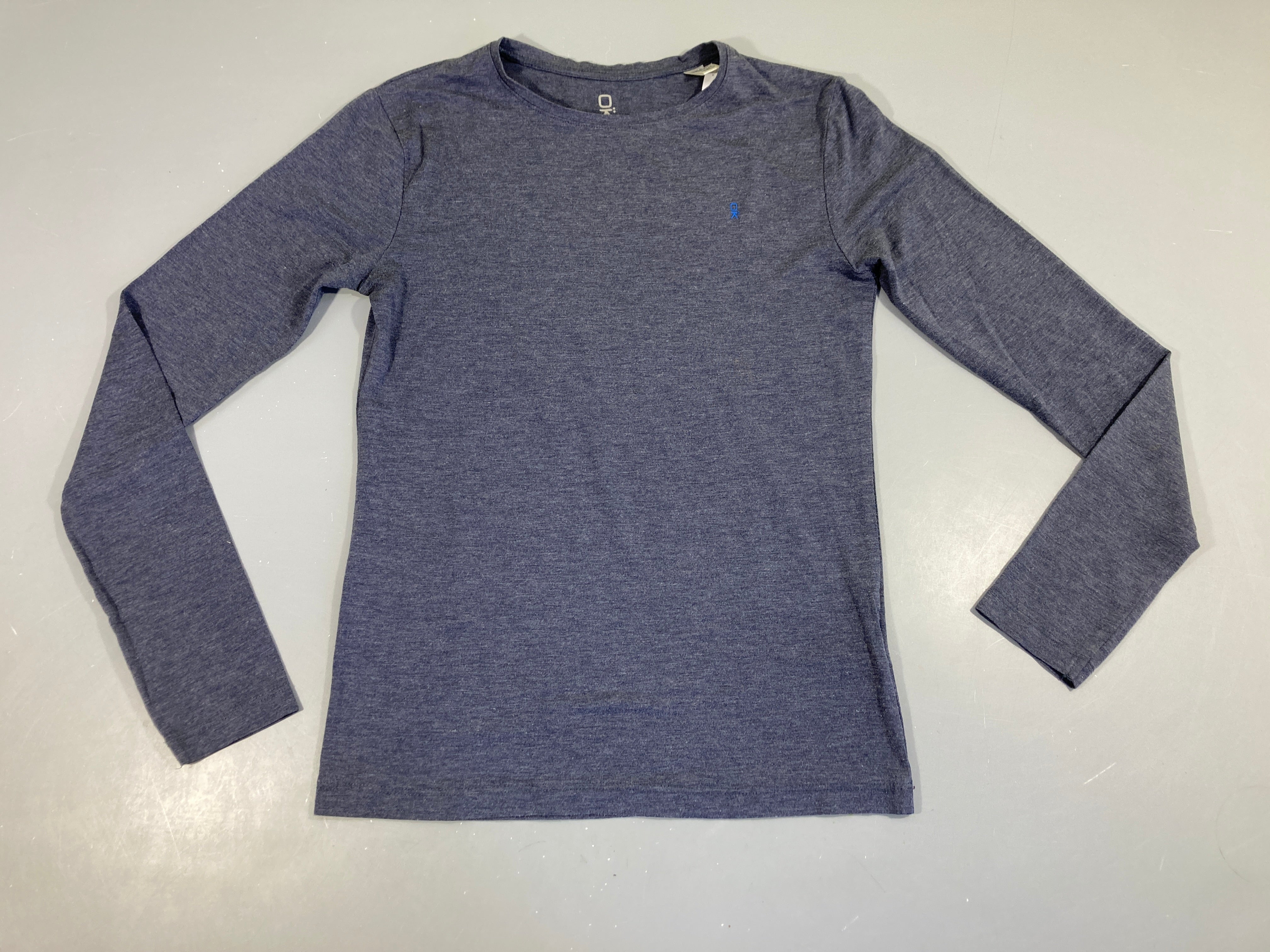 T-shirt m.l  bleu grisé flammé , légèrement bouloché