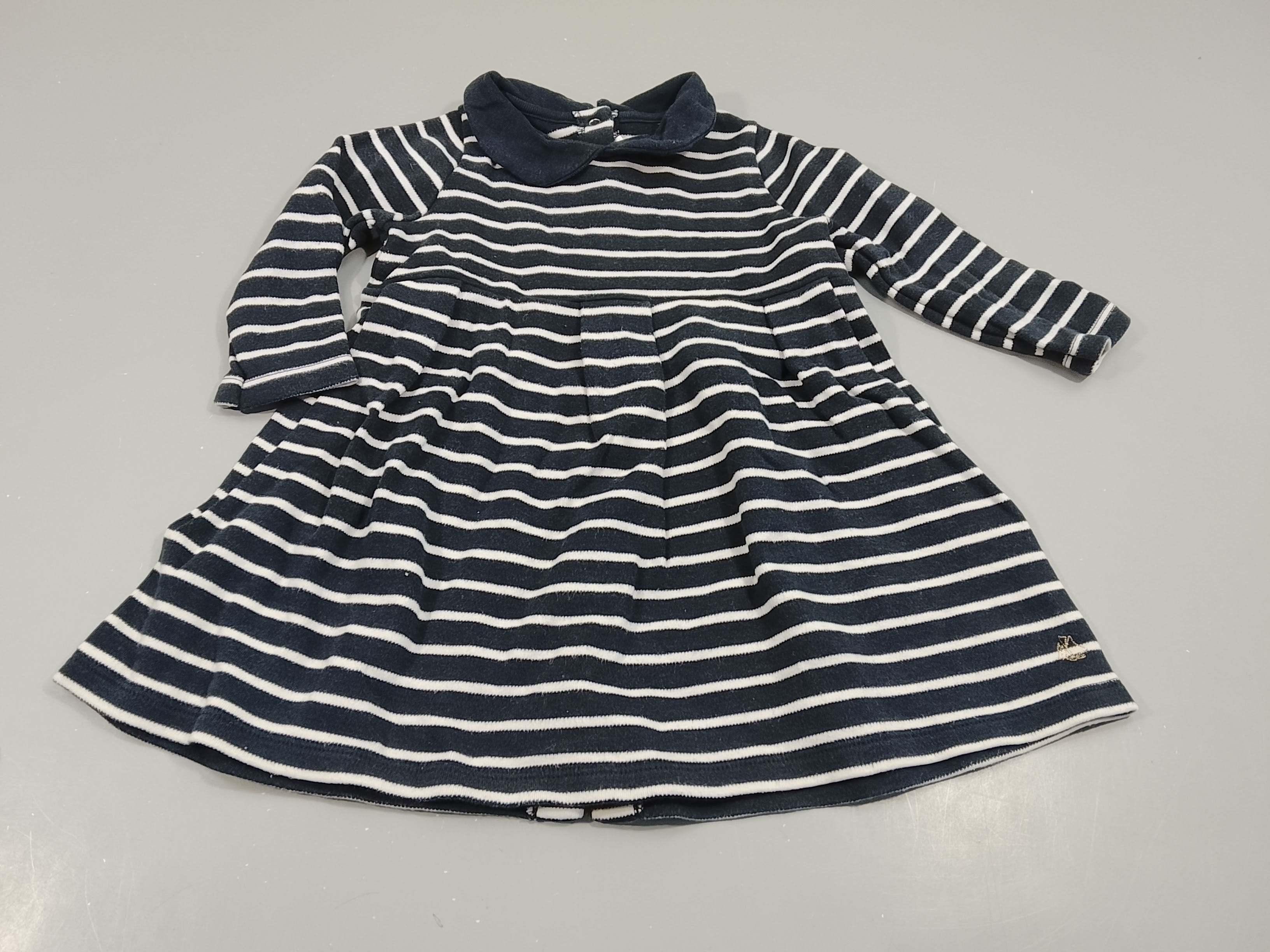 Robe m.l bleu marine rayé blanc , petit col bleu marine