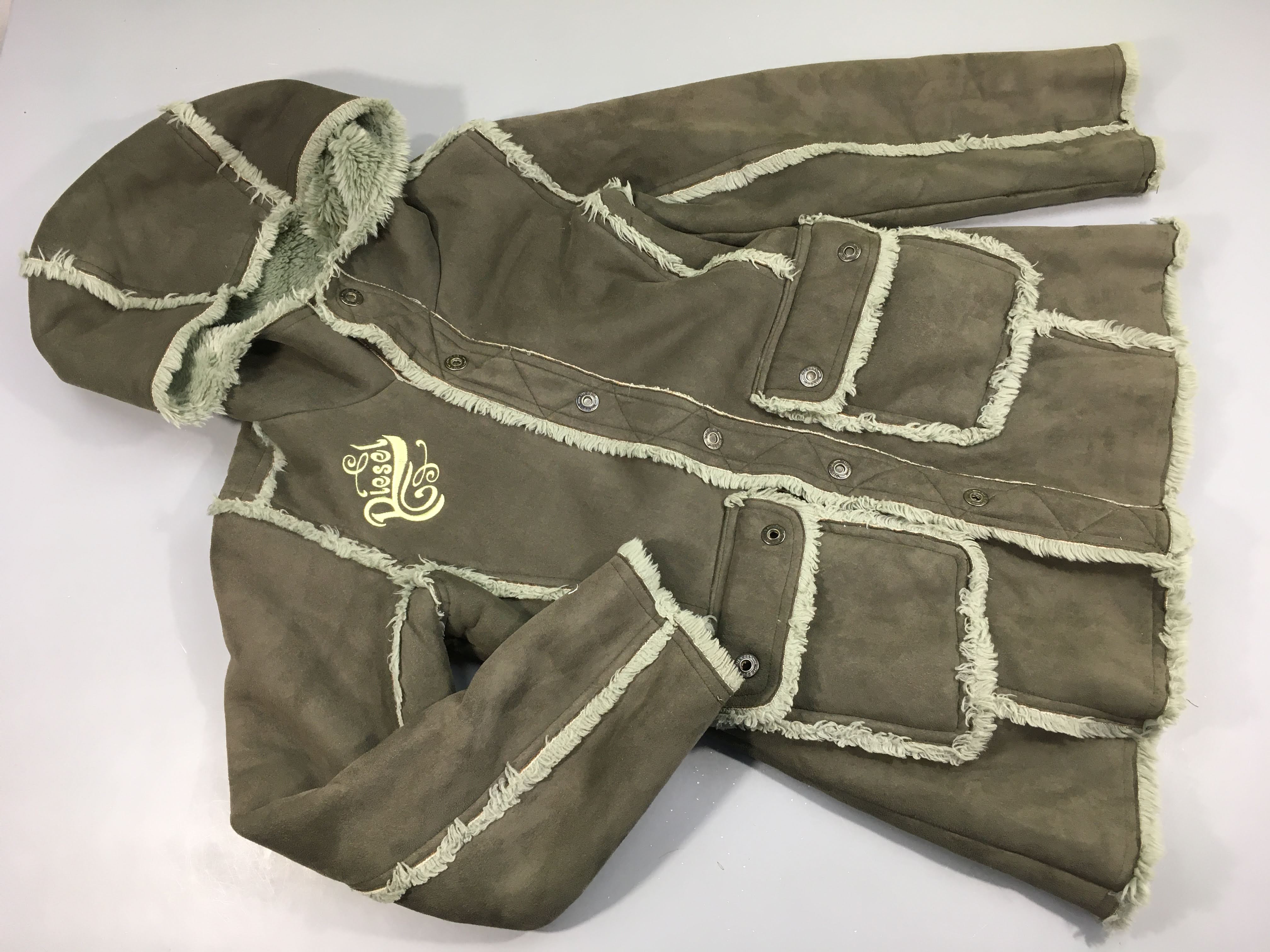 Vete à capuche effet daim kaki, intérieur peluche 