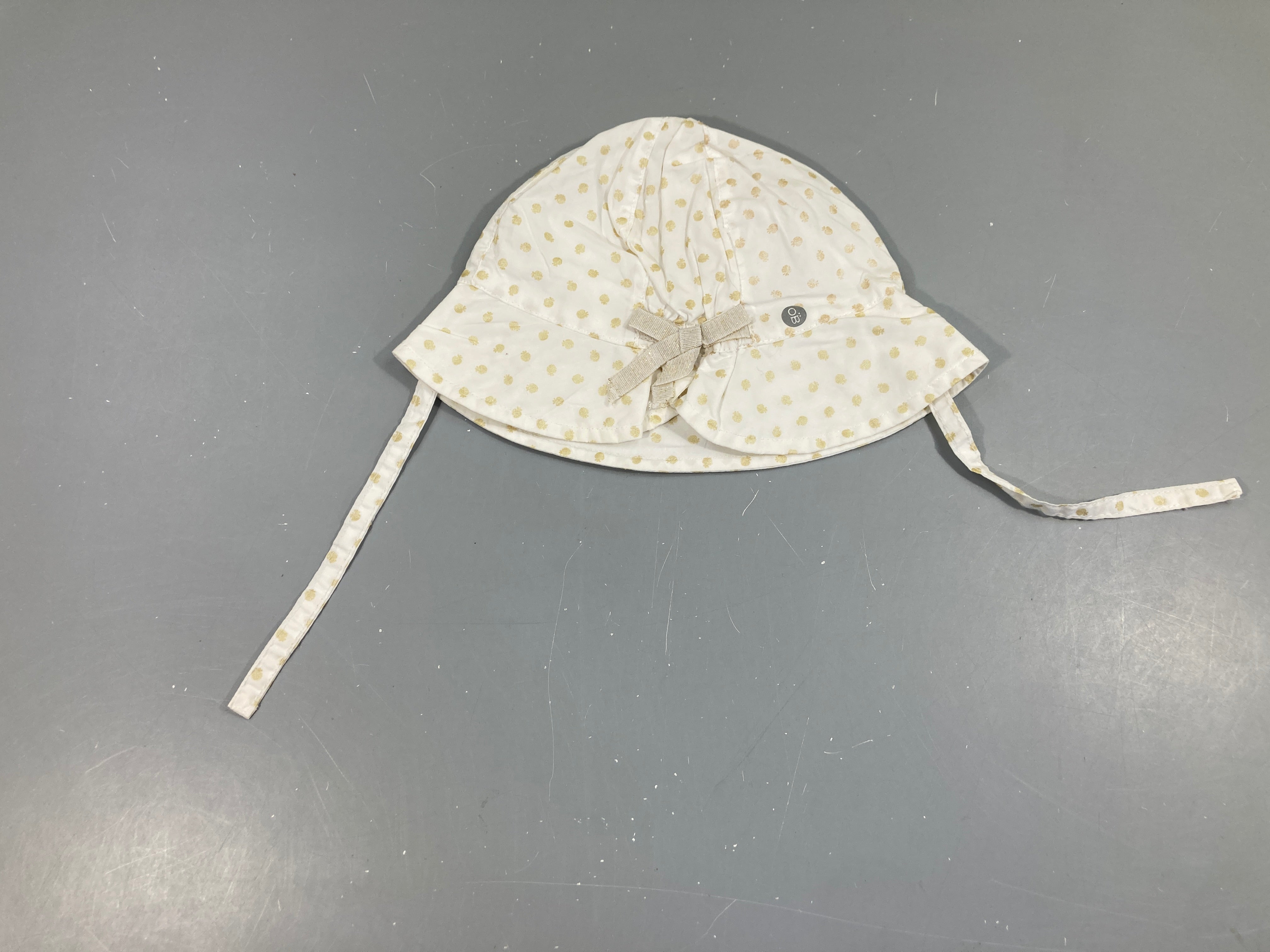 Chapeau blanc pois dorés, 48cm