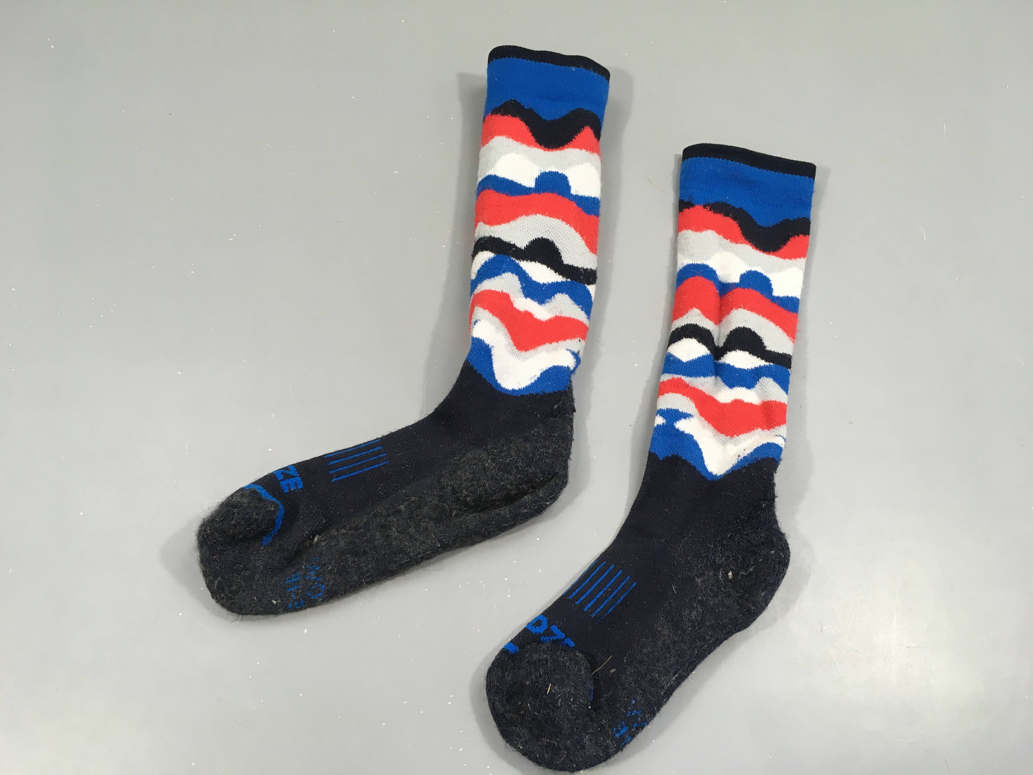 Chaussettes de ski rouge, bleu, blanc, noir 