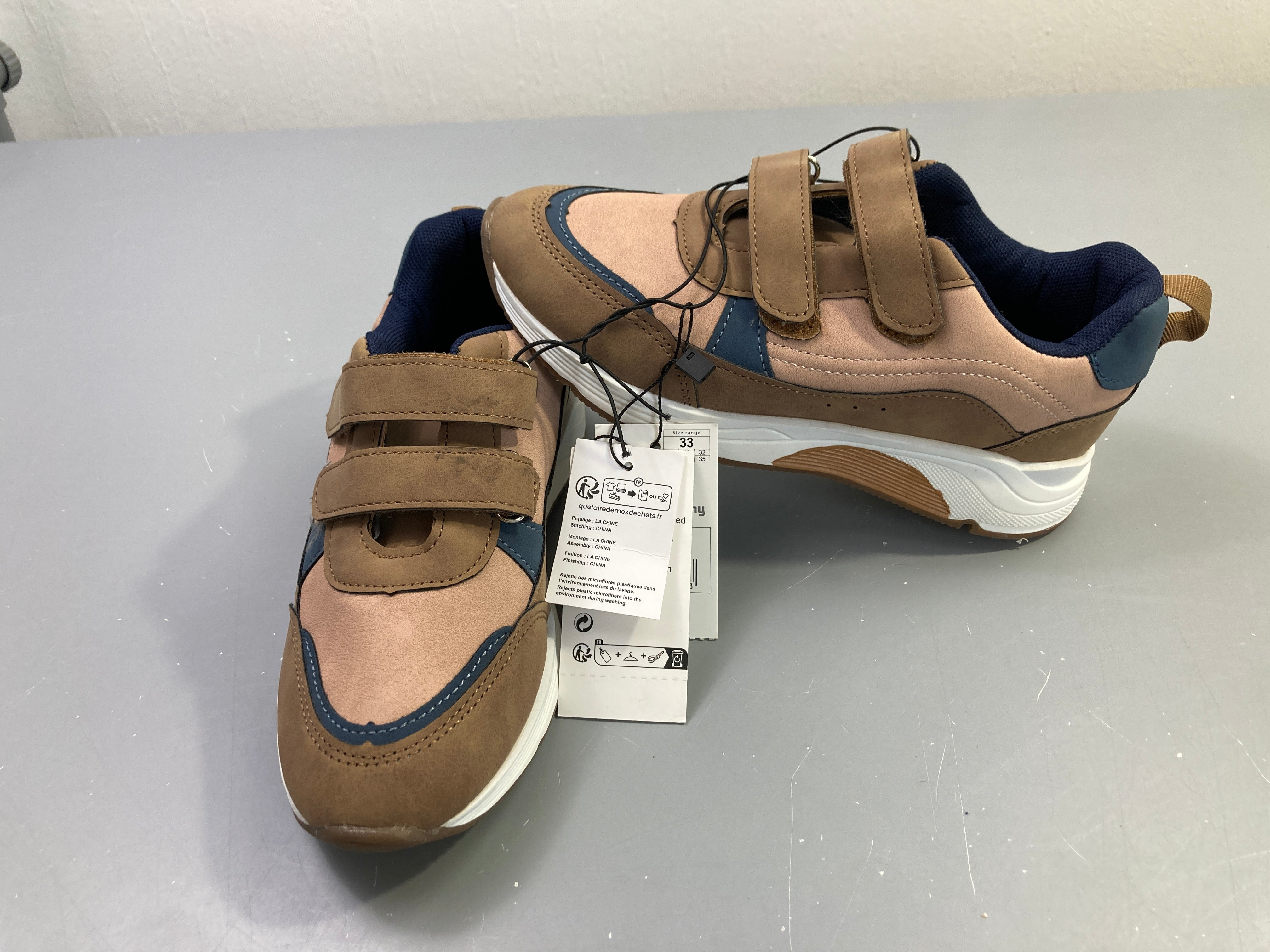NEUF Baskets scratch beige marron, 33