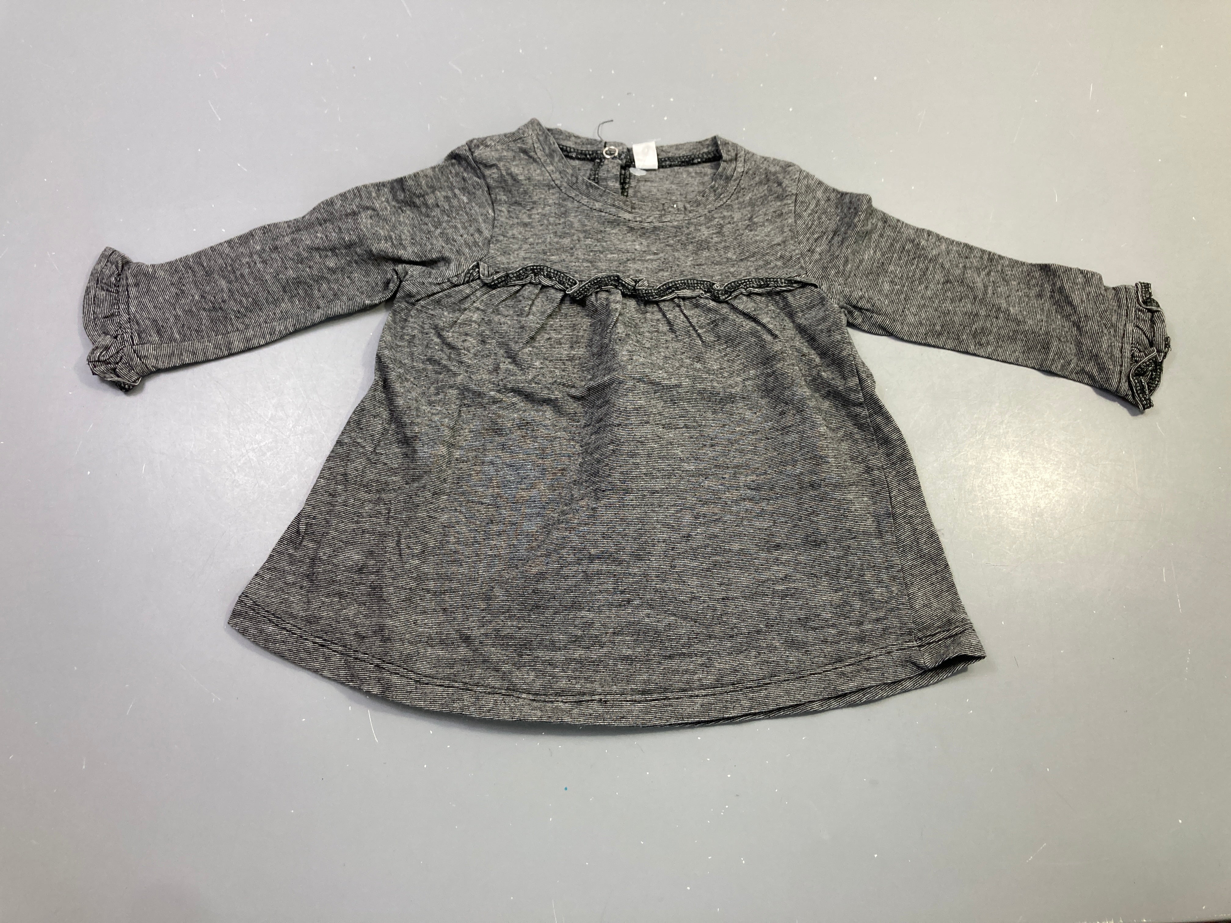 T-shirt m.l gris rayé volant