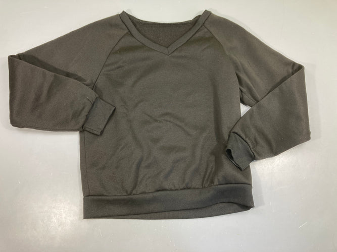Sweat noir légèrement boulochés, moins cher chez Petit Kiwi