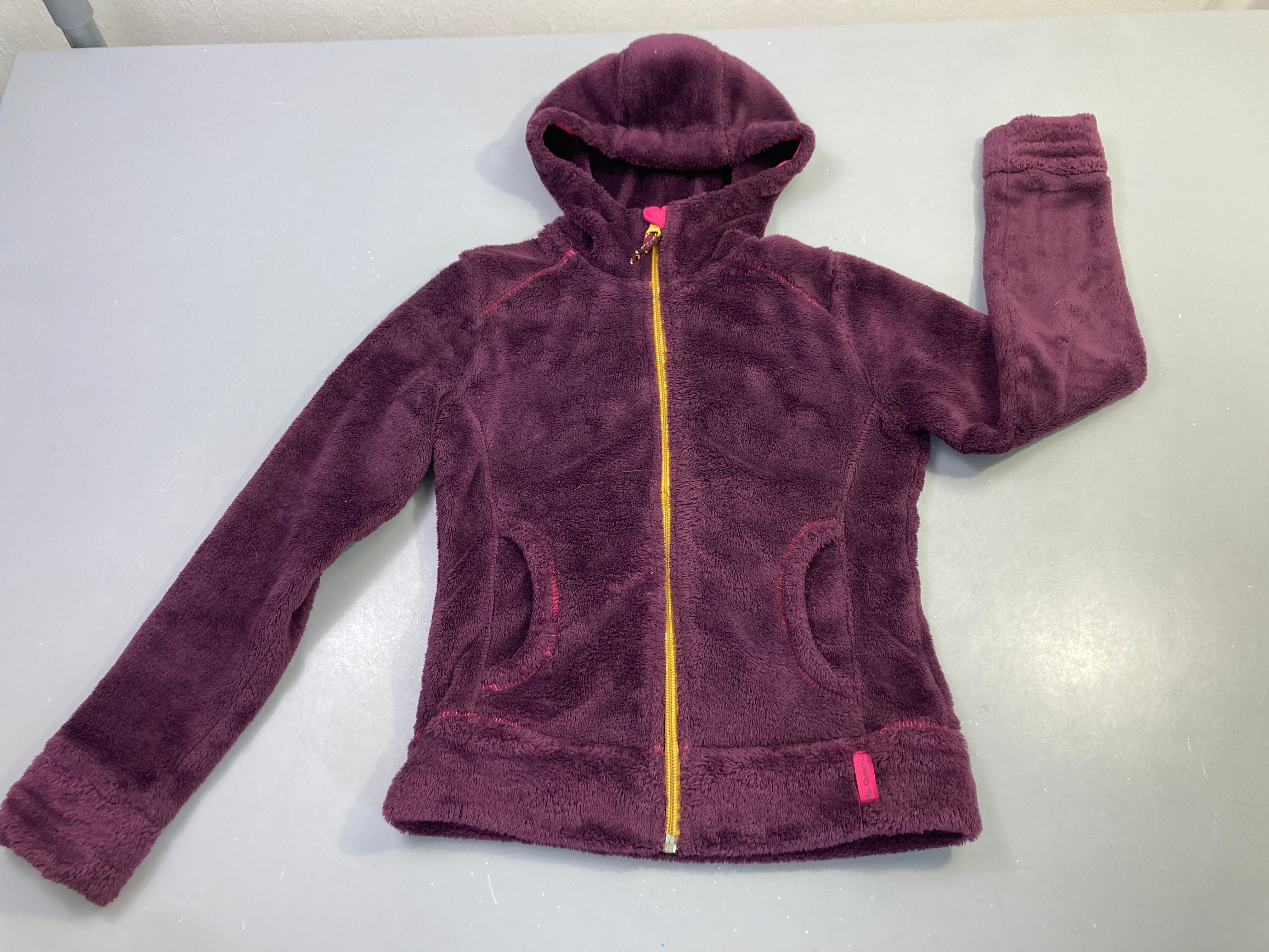 Gilet velours zippé capuche prune