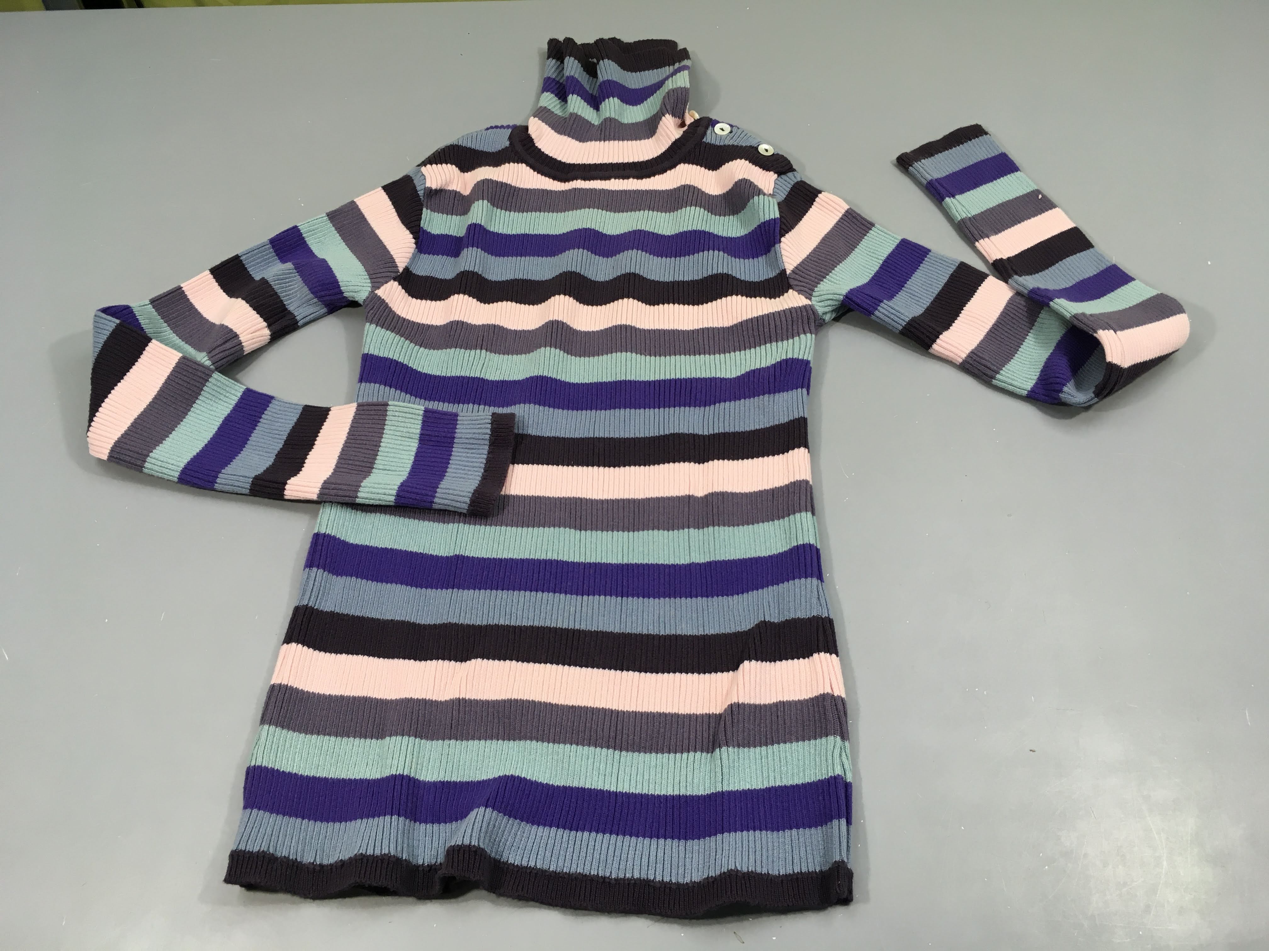 Pull côtelé rayé rose, mauve, gris,...grand col