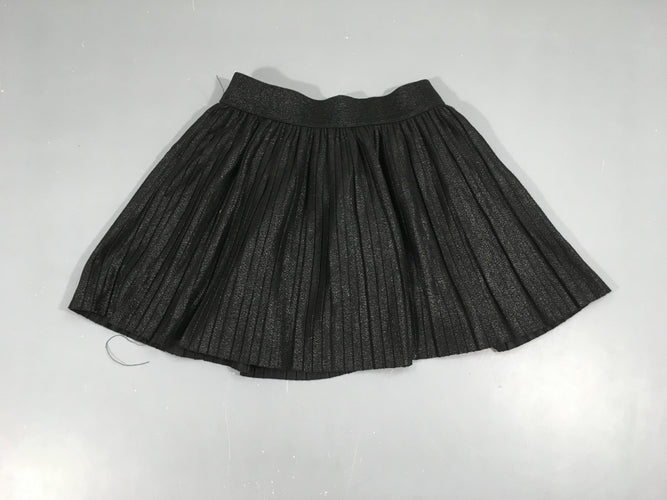Jupe plissée noire style enduite, moins cher chez Petit Kiwi
