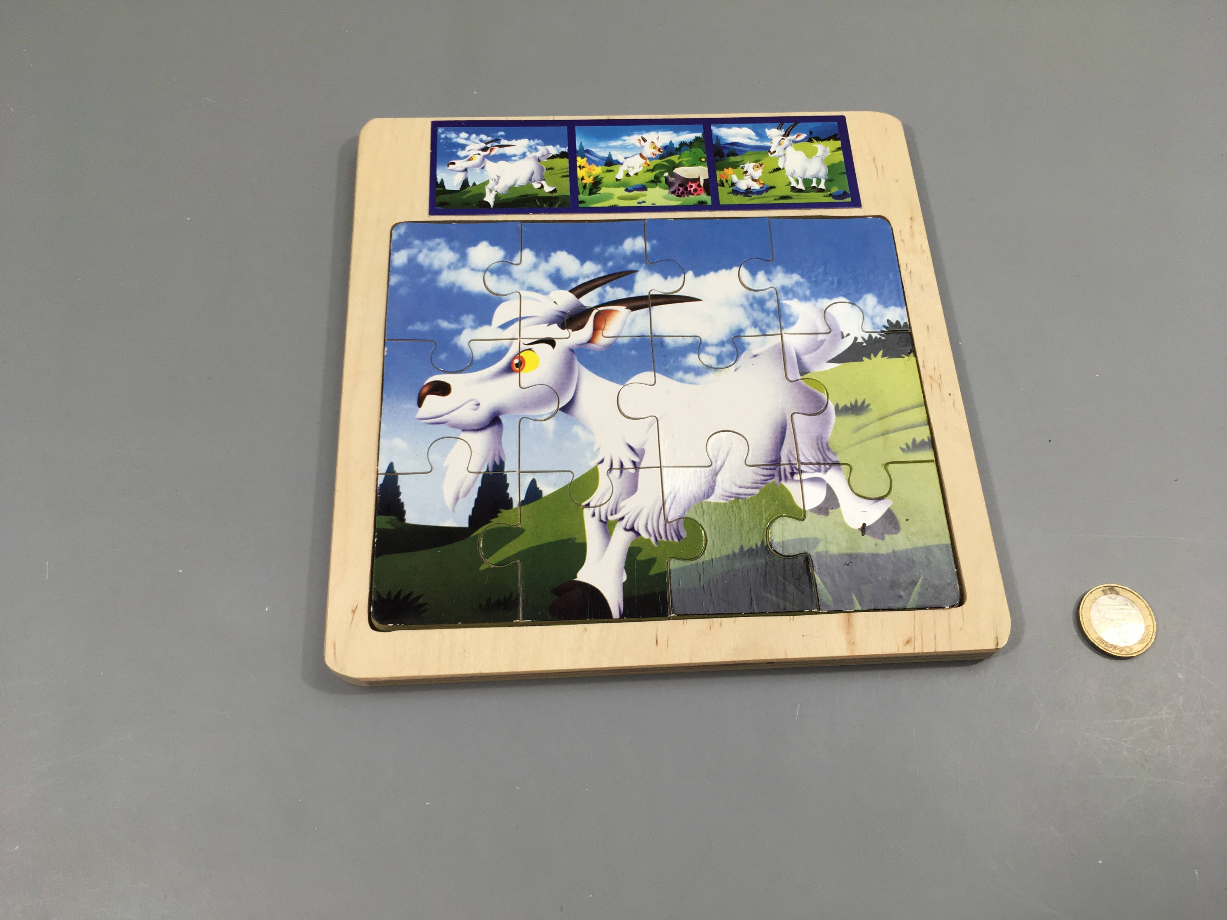 Planche puzzle bouc en bois