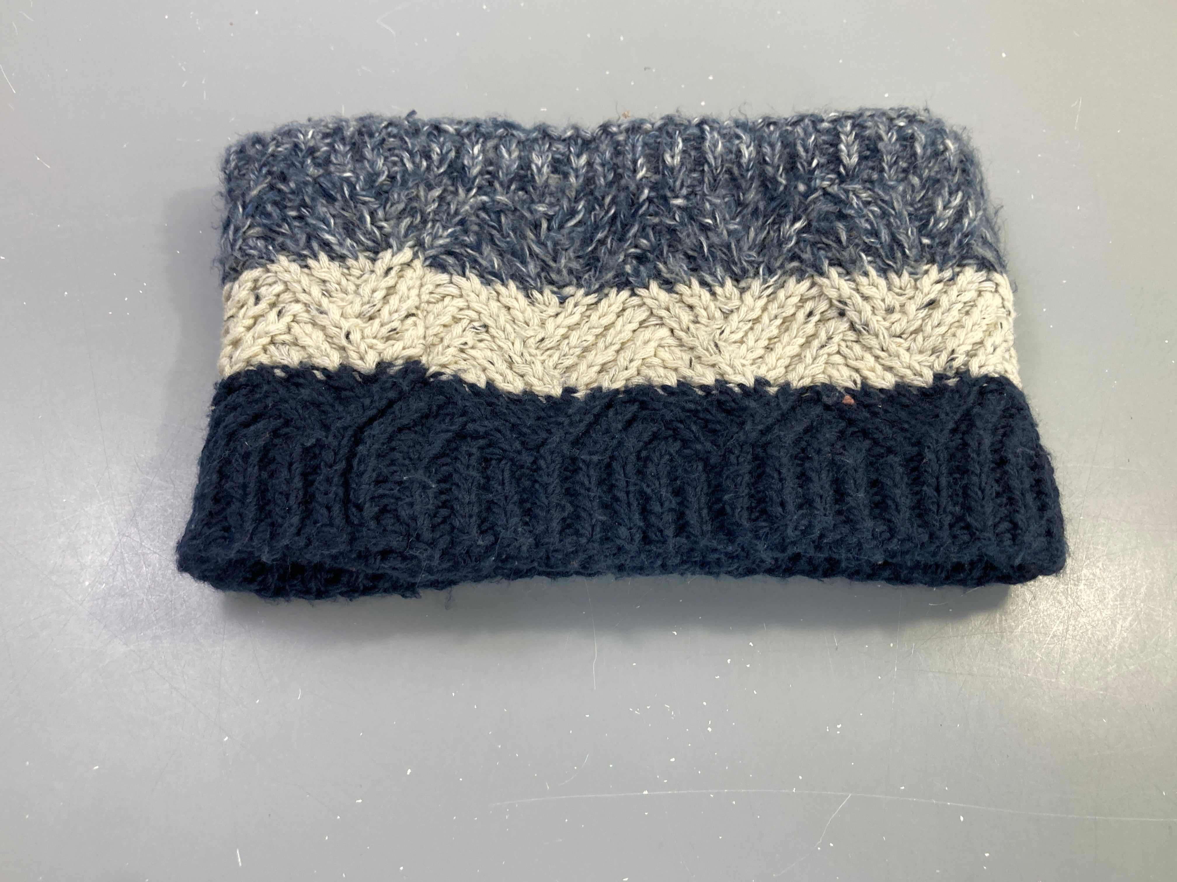 Snood tricot bleu et blanc rayé