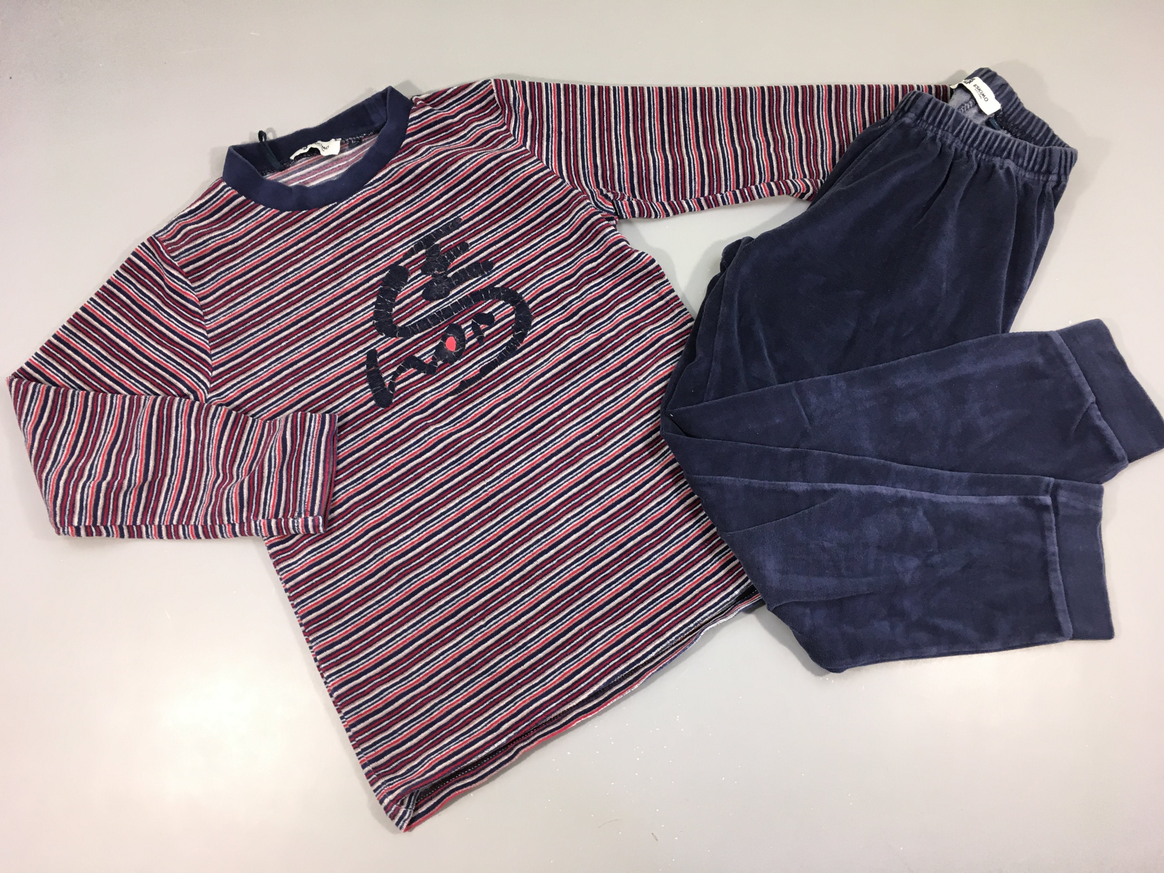 Pyjama 2pcs velours bleu foncé rayé rouge Motifs craquelé