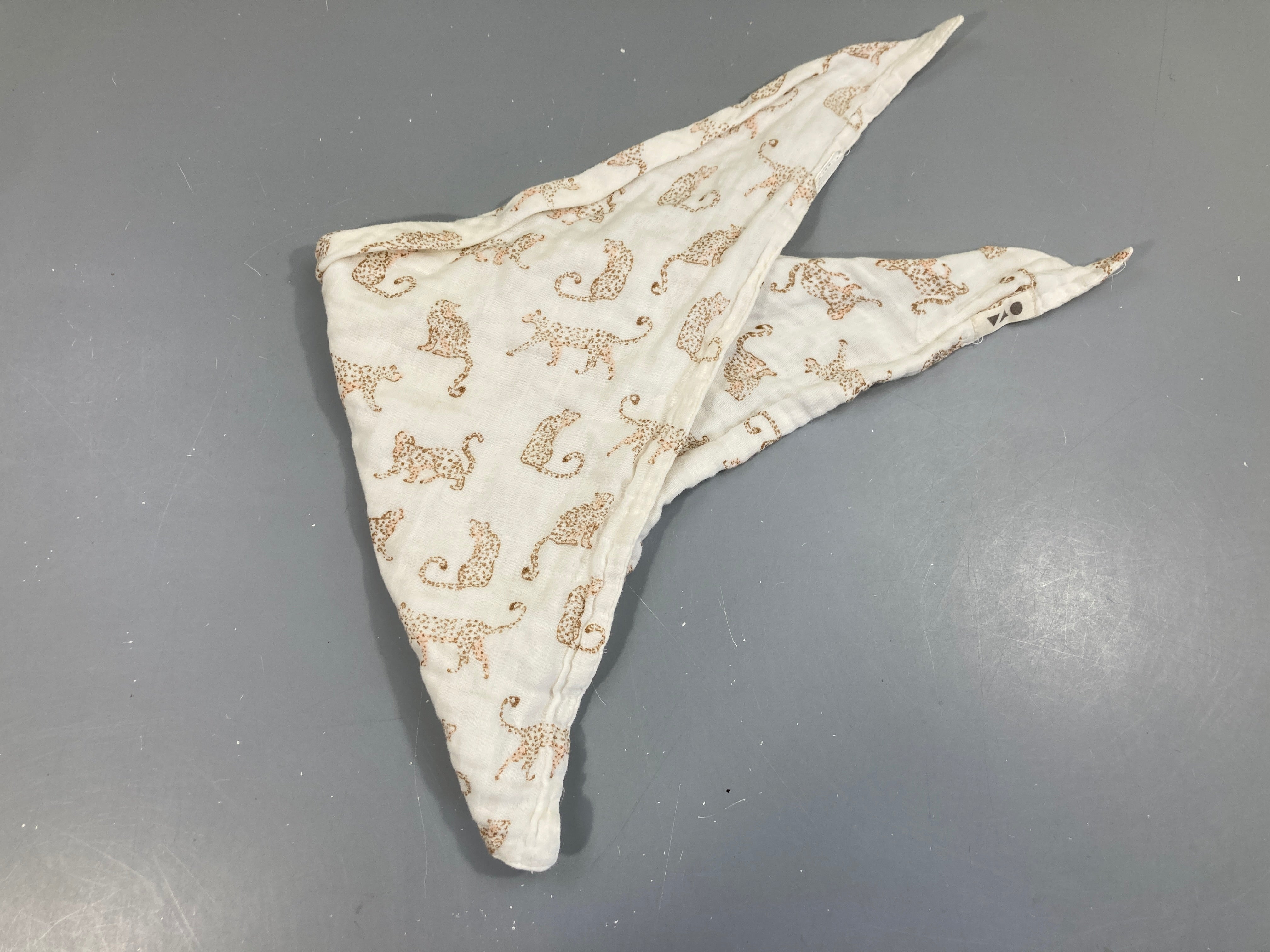 Fichu blanc cassé Félins