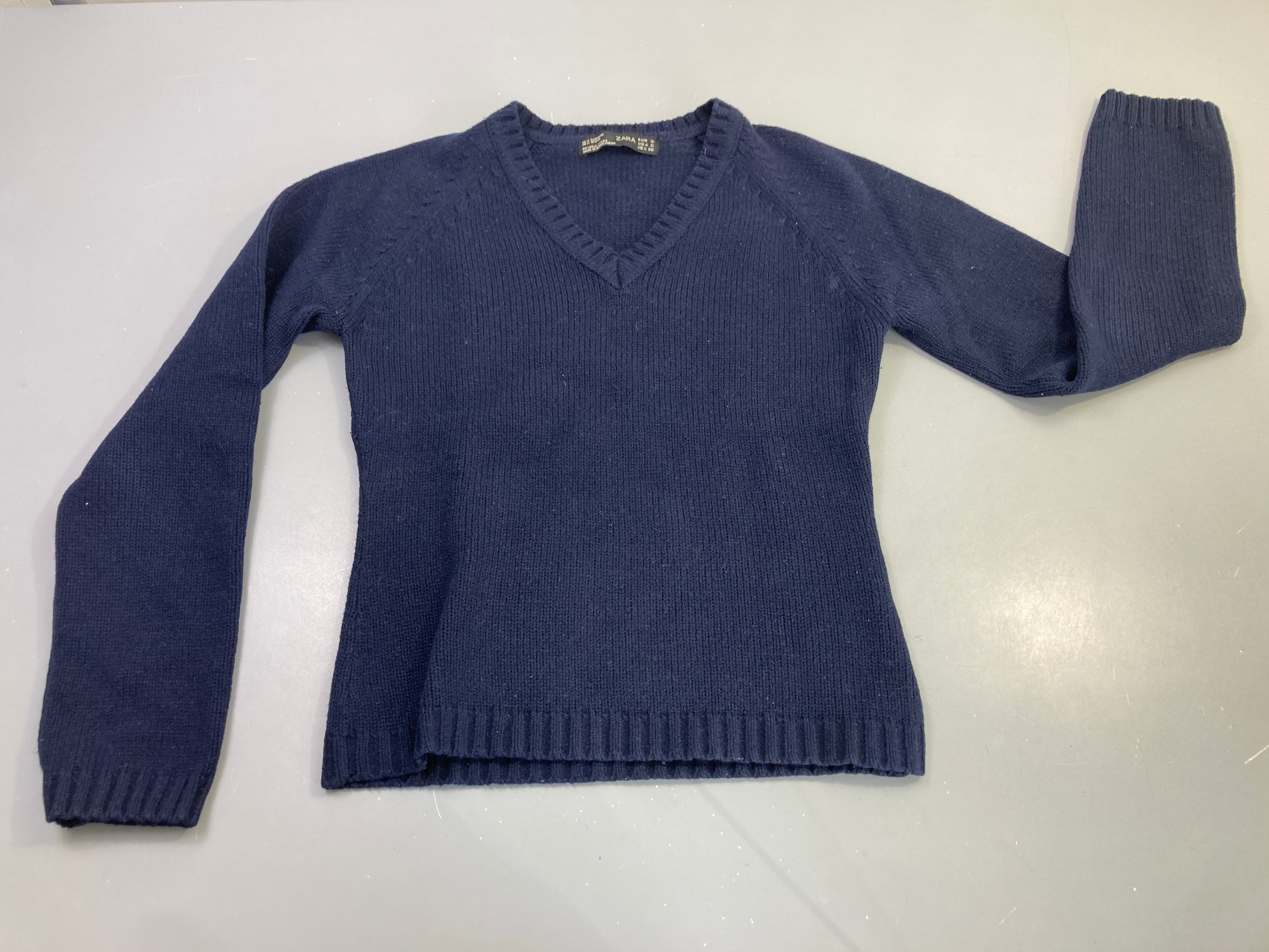 Pull bleu marine col V 30%Laine Bouloché!