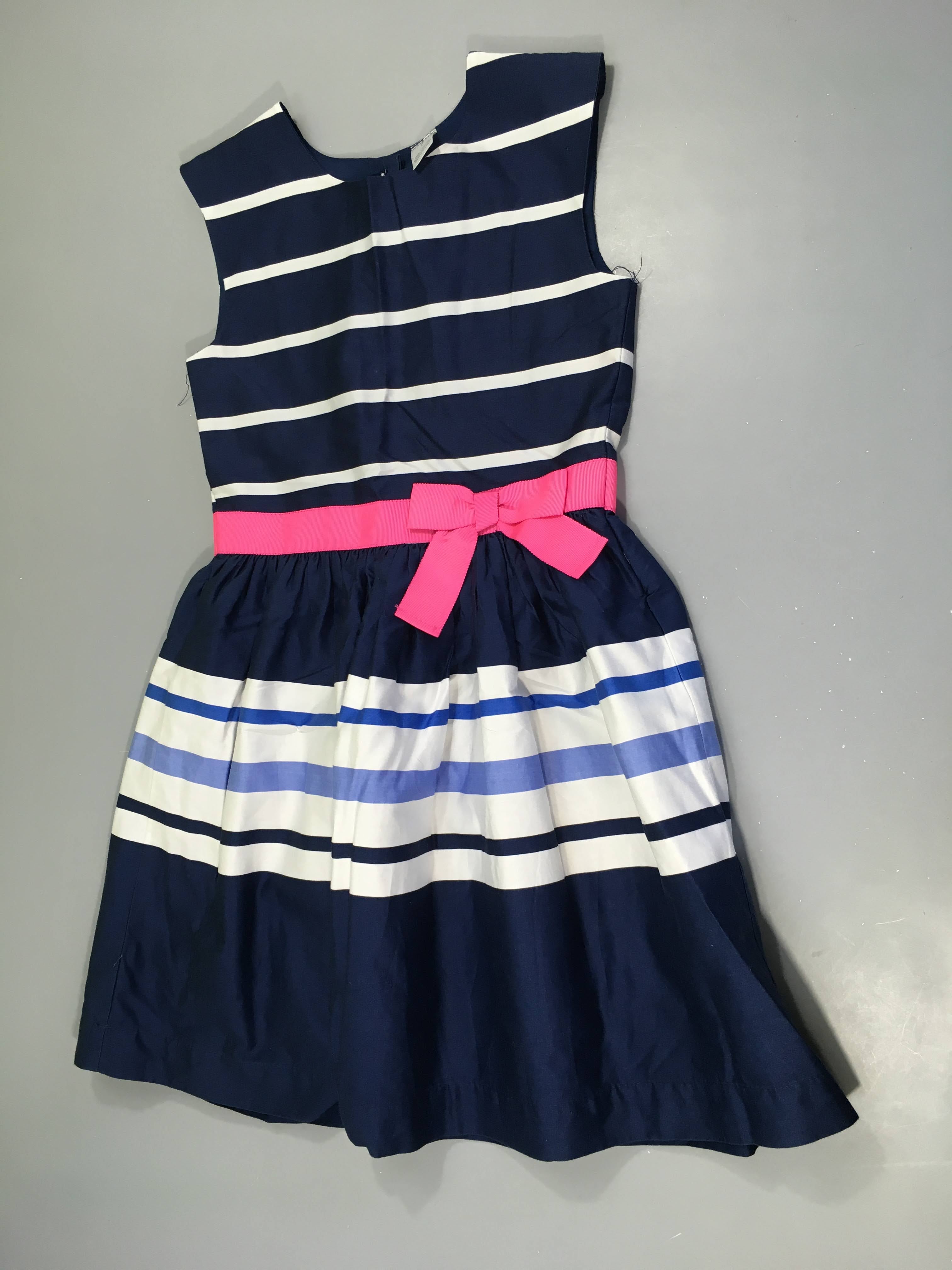 Robe s.m bleu foncé rayé blanc noeud