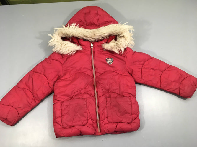 Doudoune rose foncé coeur doublé velours à capuche fausse fourrure, raccommodage dans le bas du dos, moins cher chez Petit Kiwi