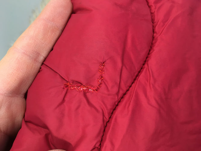 Doudoune rose foncé coeur doublé velours à capuche fausse fourrure, raccommodage dans le bas du dos, moins cher chez Petit Kiwi